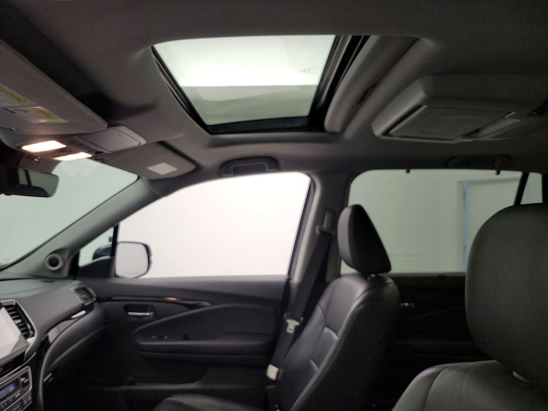 Thumbnail: 2020 Honda Pilot - 20