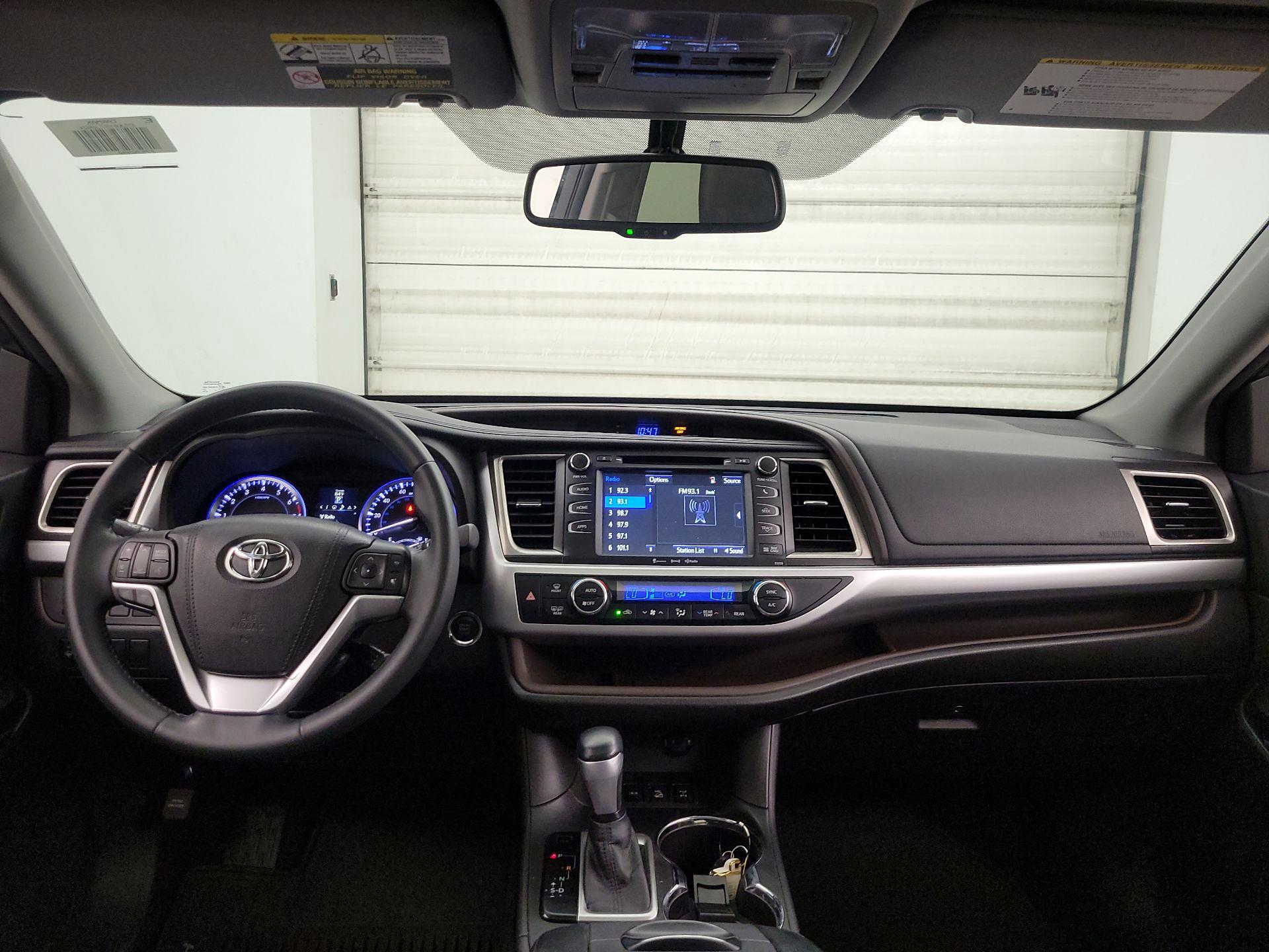 Thumbnail: 2016 Toyota Highlander - 9