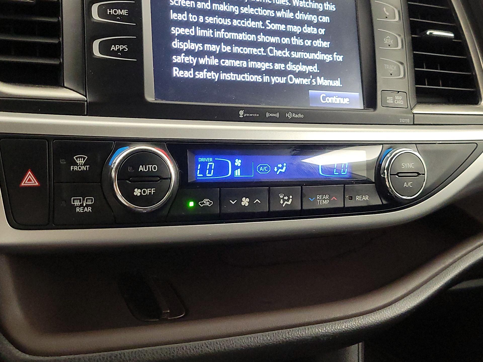 Thumbnail: 2016 Toyota Highlander - 16