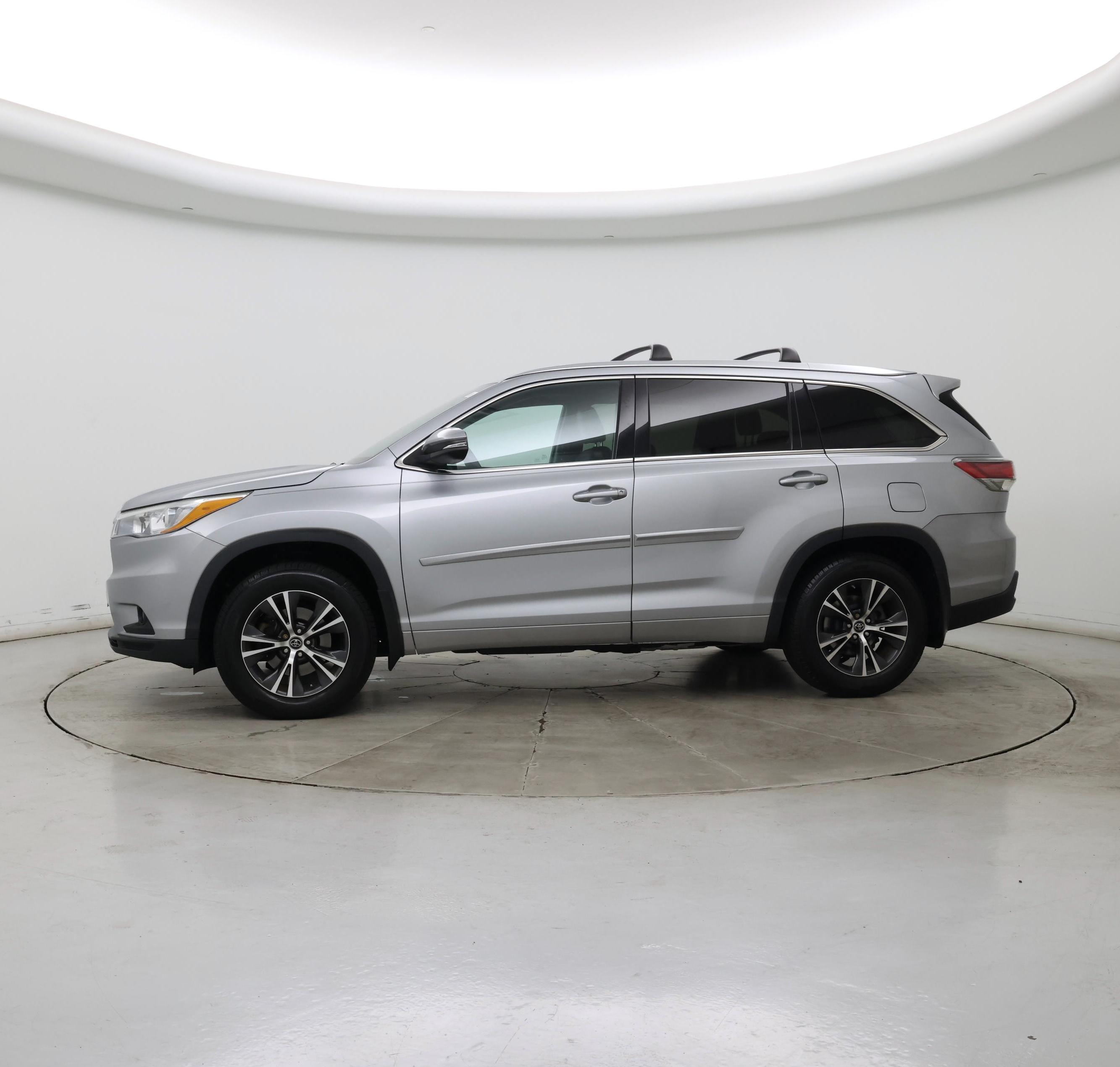 Thumbnail: 2016 Toyota Highlander - 3
