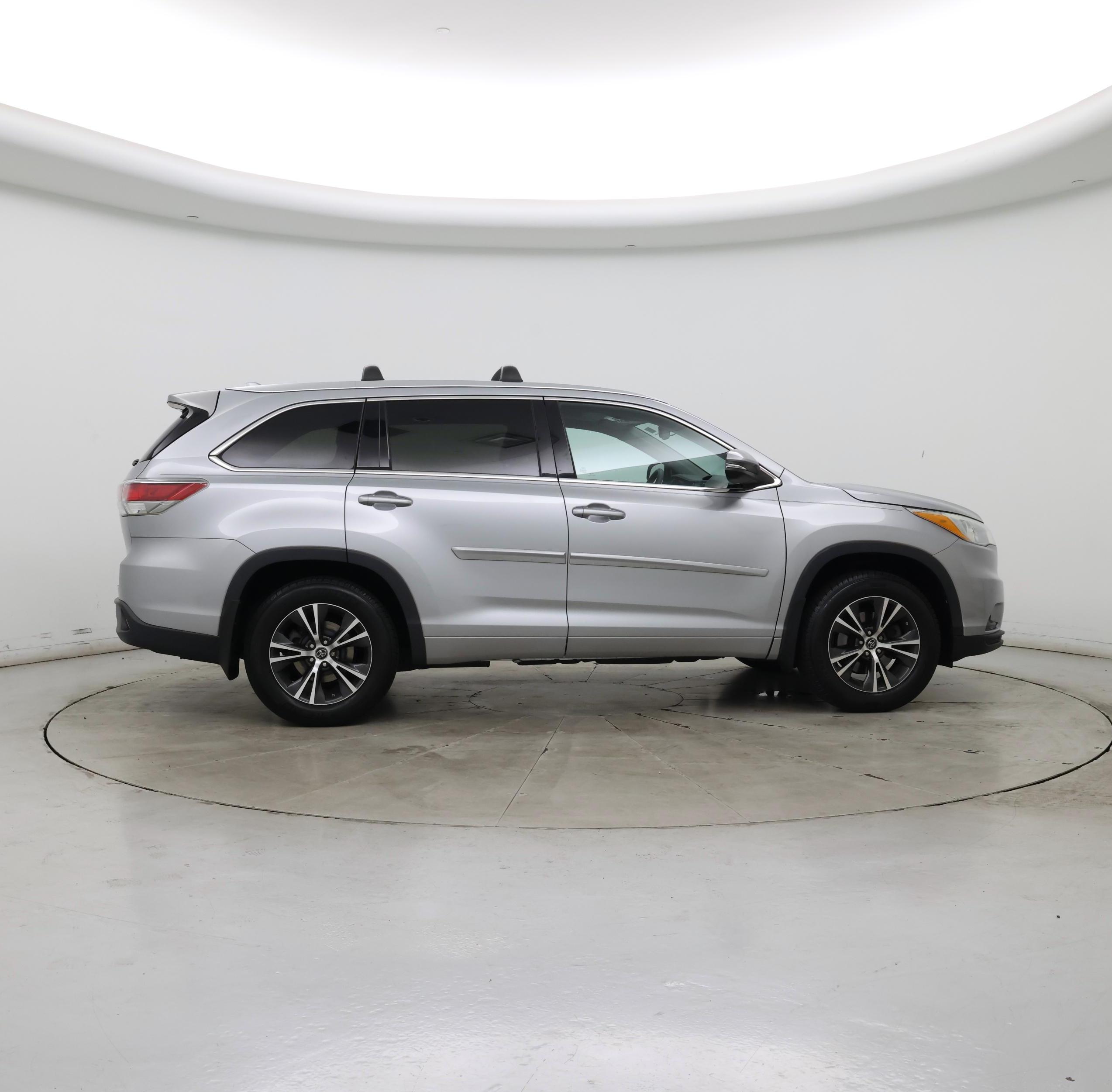 Thumbnail: 2016 Toyota Highlander - 7