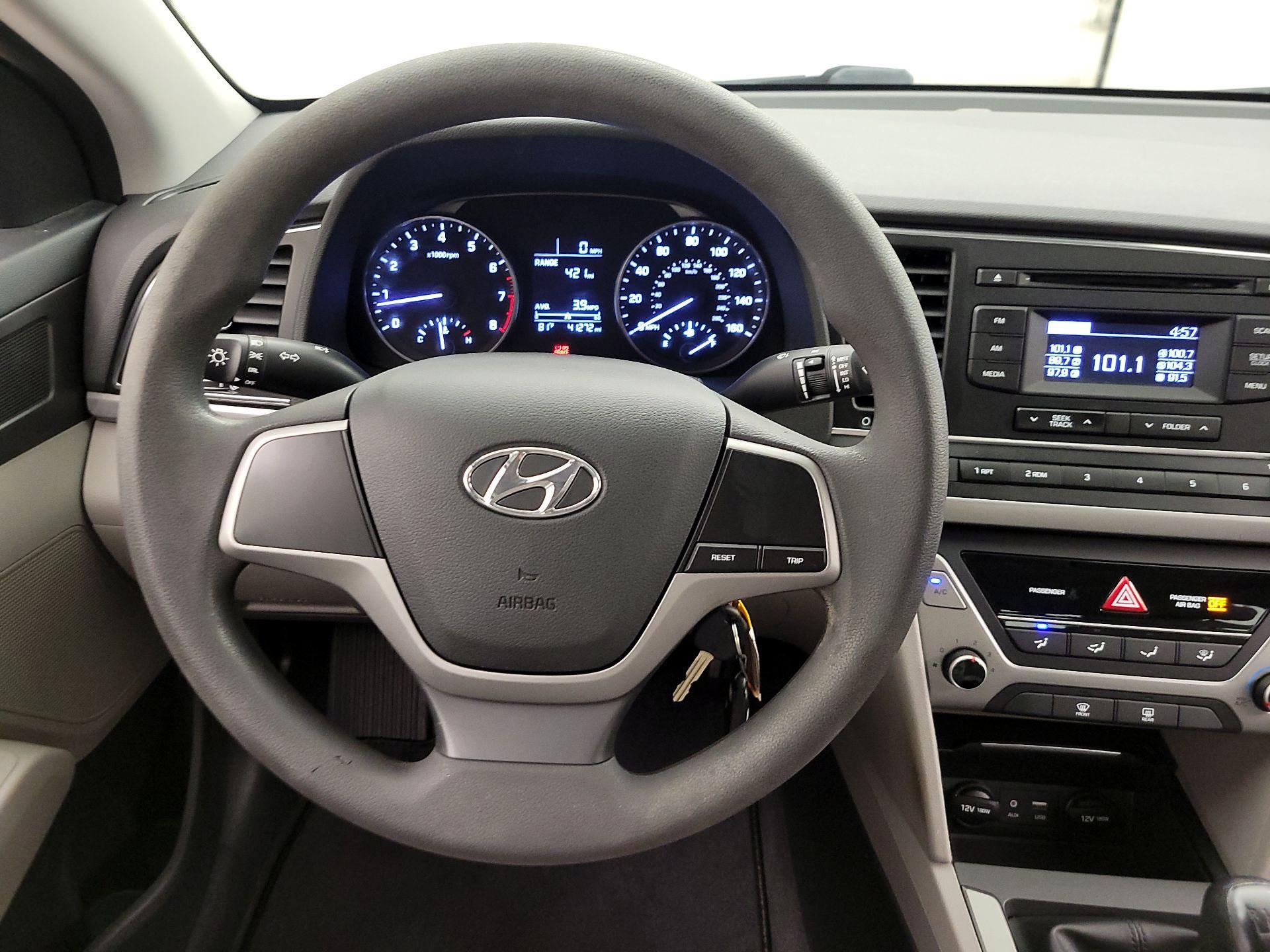 Thumbnail: 2018 Hyundai Elantra - 10