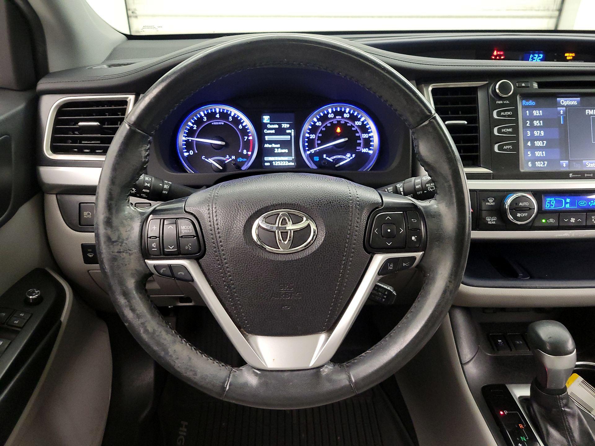 Thumbnail: 2019 Toyota Highlander - 10