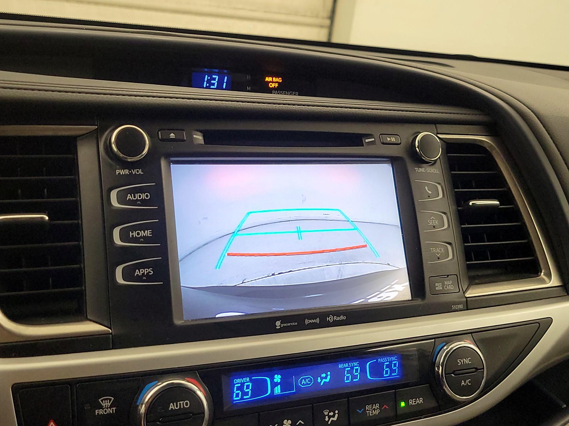 Thumbnail: 2019 Toyota Highlander - 14