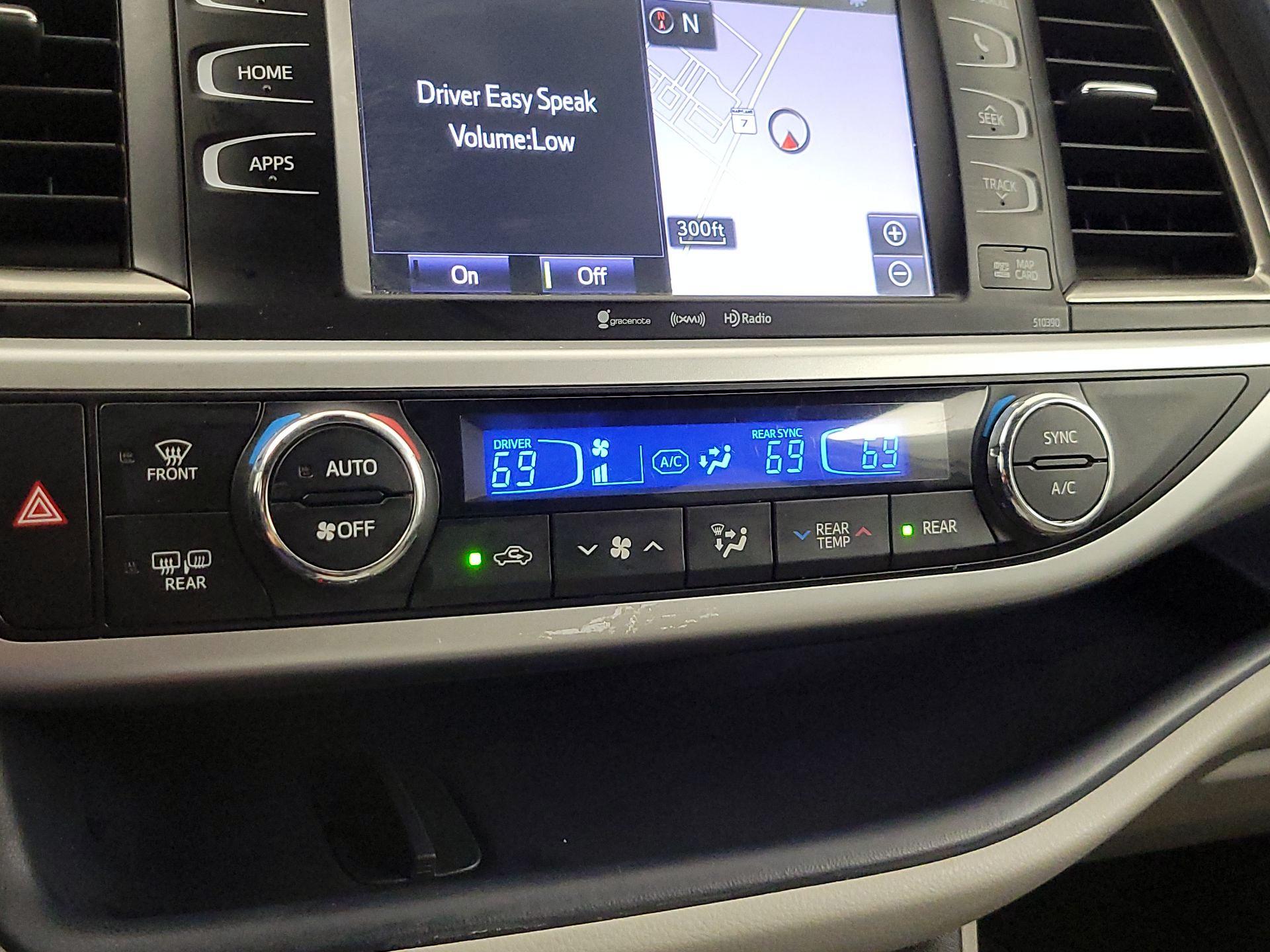 Thumbnail: 2019 Toyota Highlander - 16