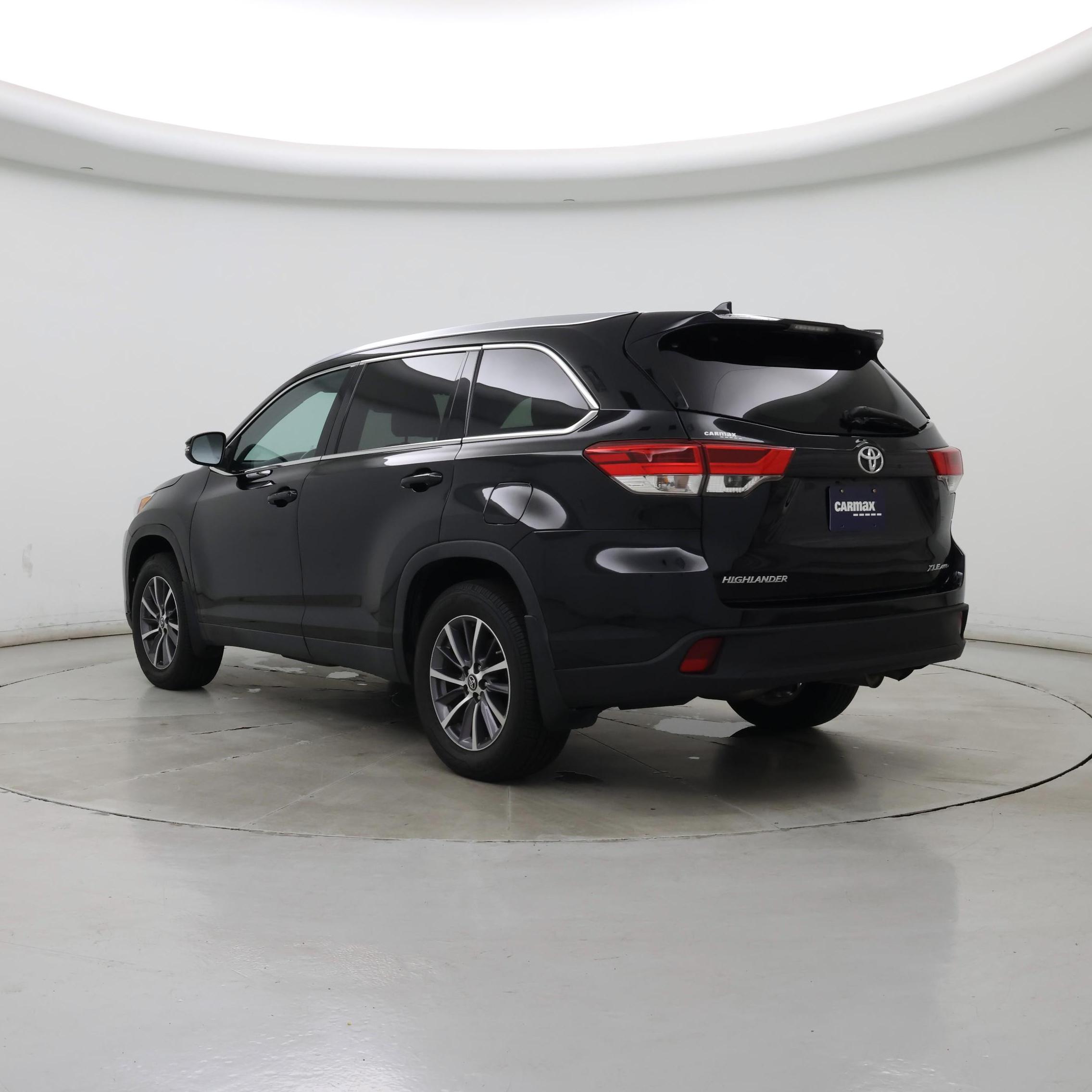 Thumbnail: 2019 Toyota Highlander - 2