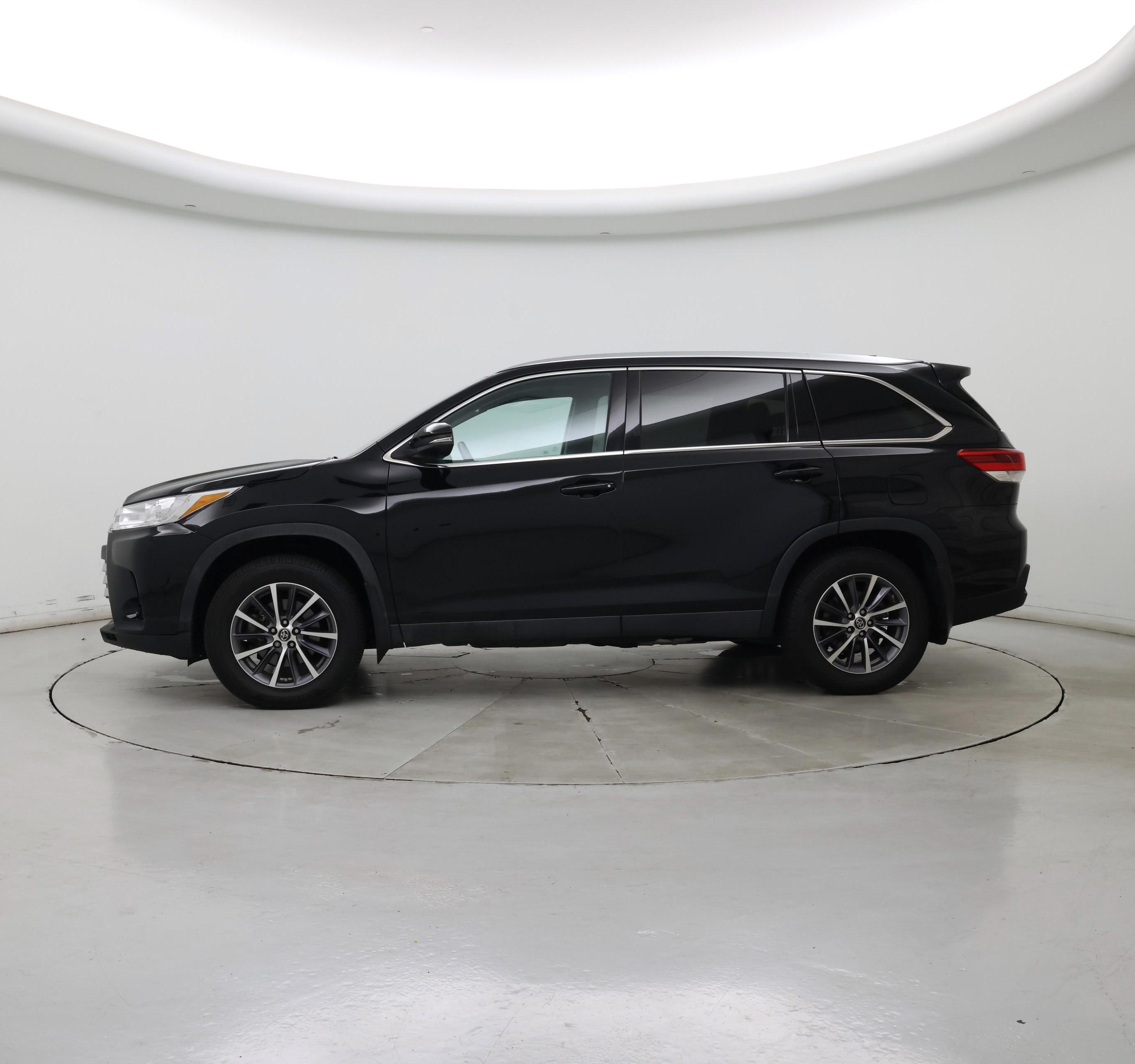 Thumbnail: 2019 Toyota Highlander - 3