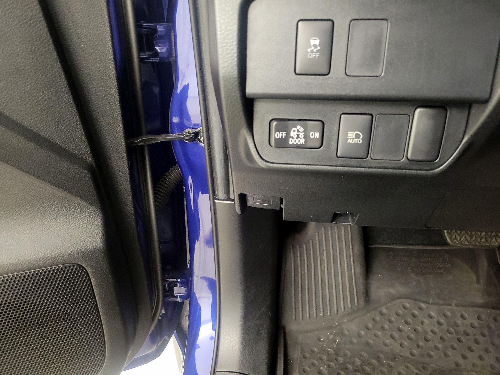 Thumbnail: 2022 Toyota Tacoma - 13