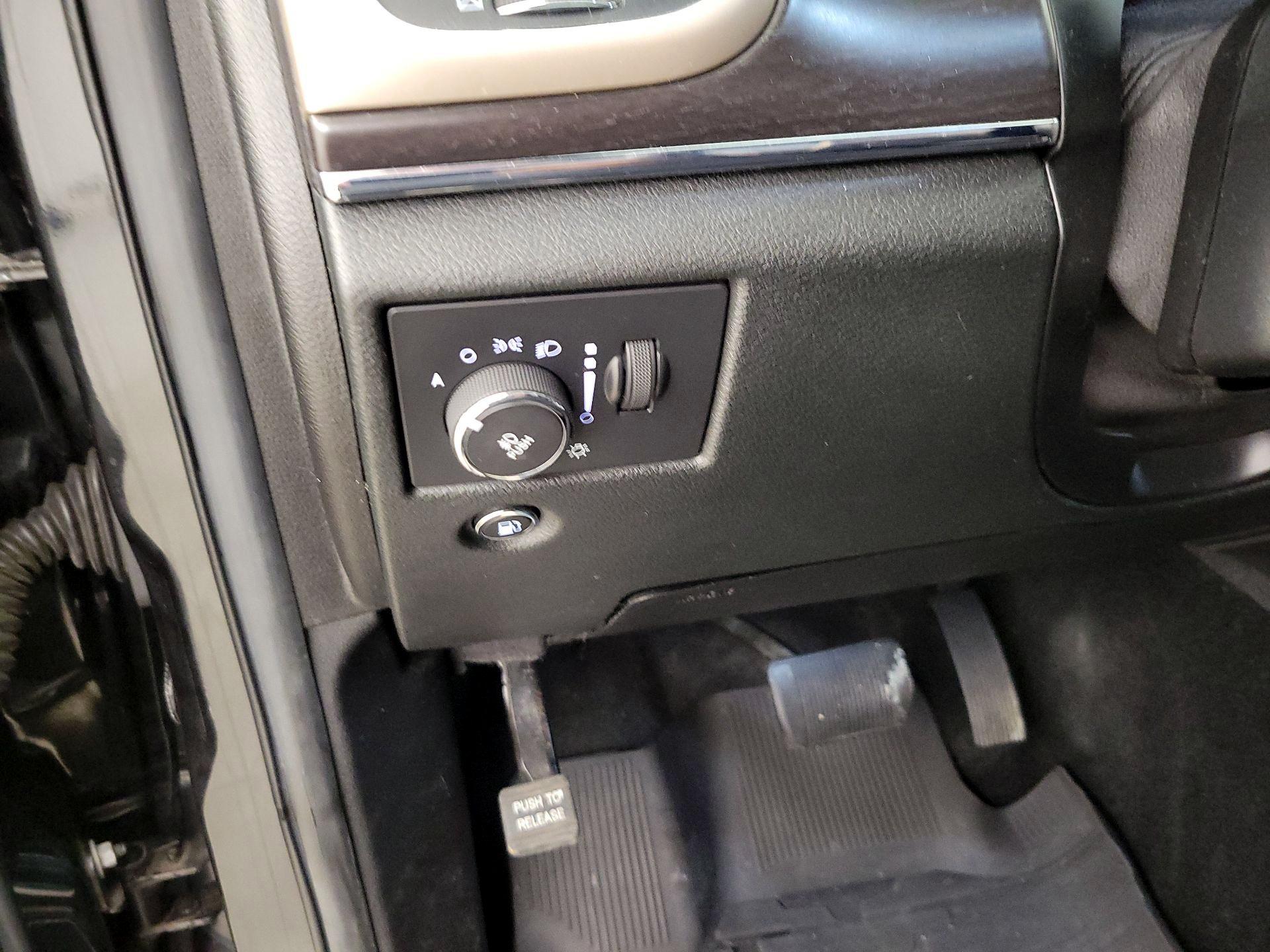 Thumbnail: 2014 Jeep Grand Cherokee - 13