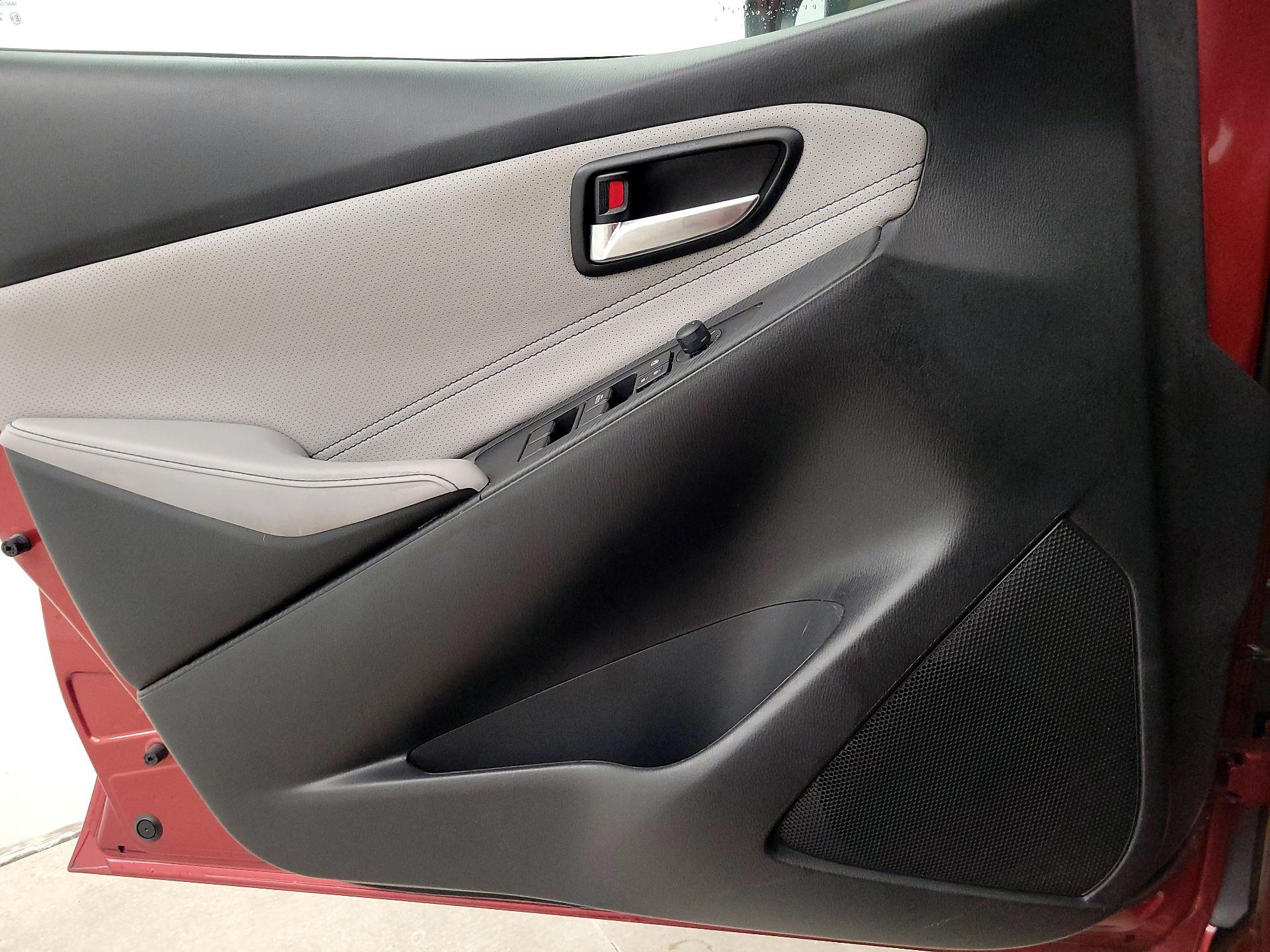 Thumbnail: 2019 Toyota Yaris - 12