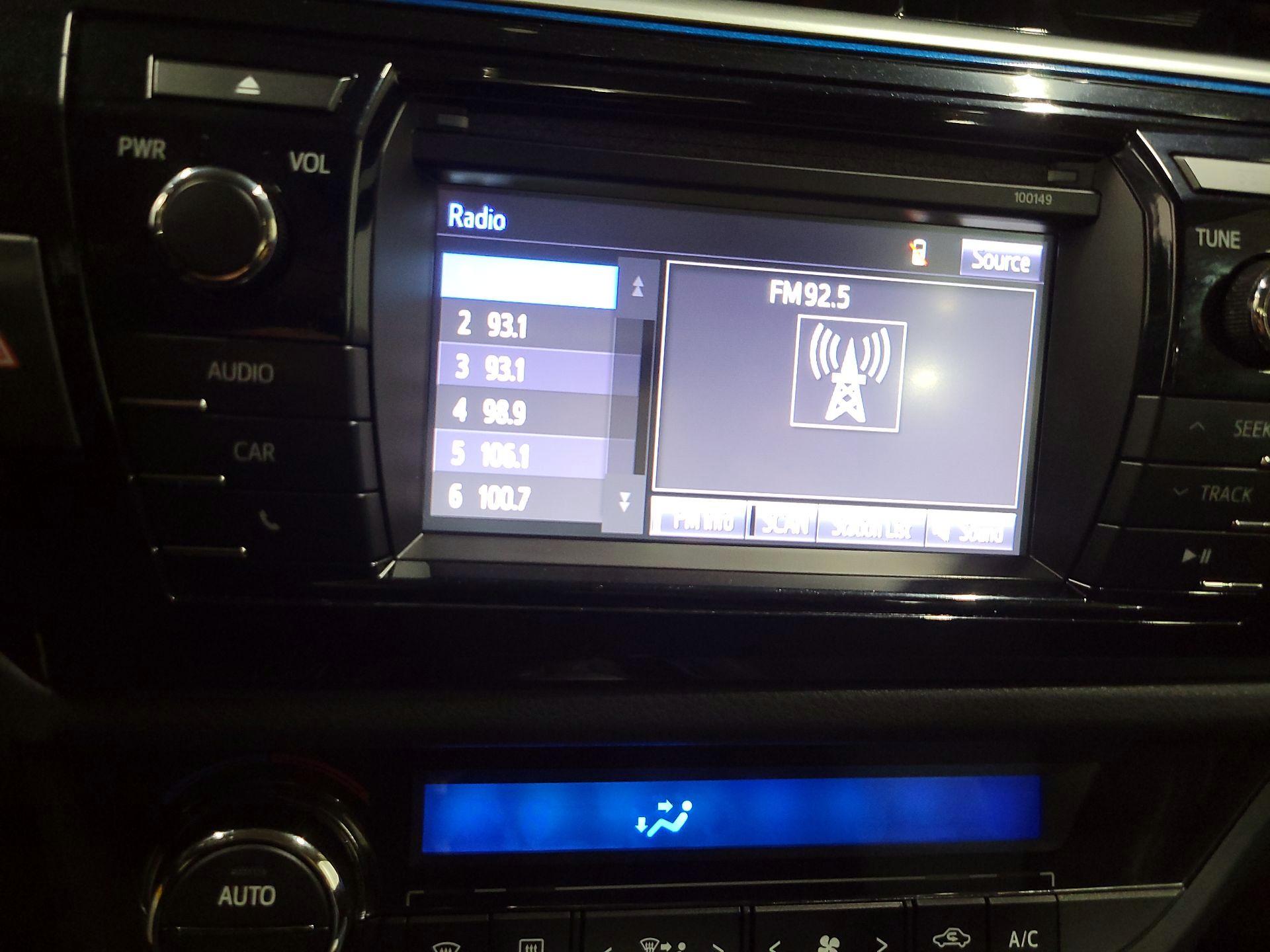 Thumbnail: 2014 Toyota Corolla - 15