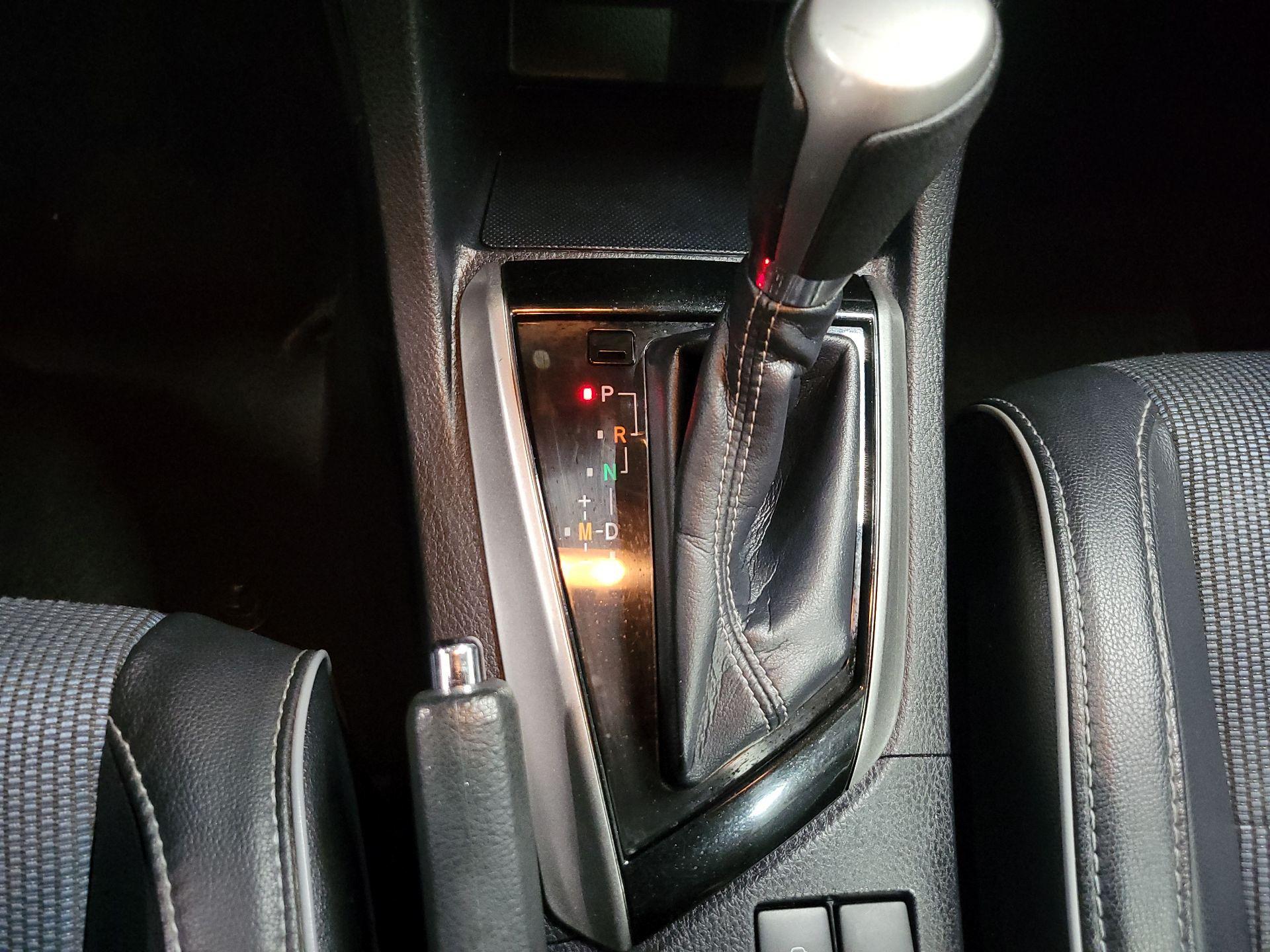 Thumbnail: 2014 Toyota Corolla - 17