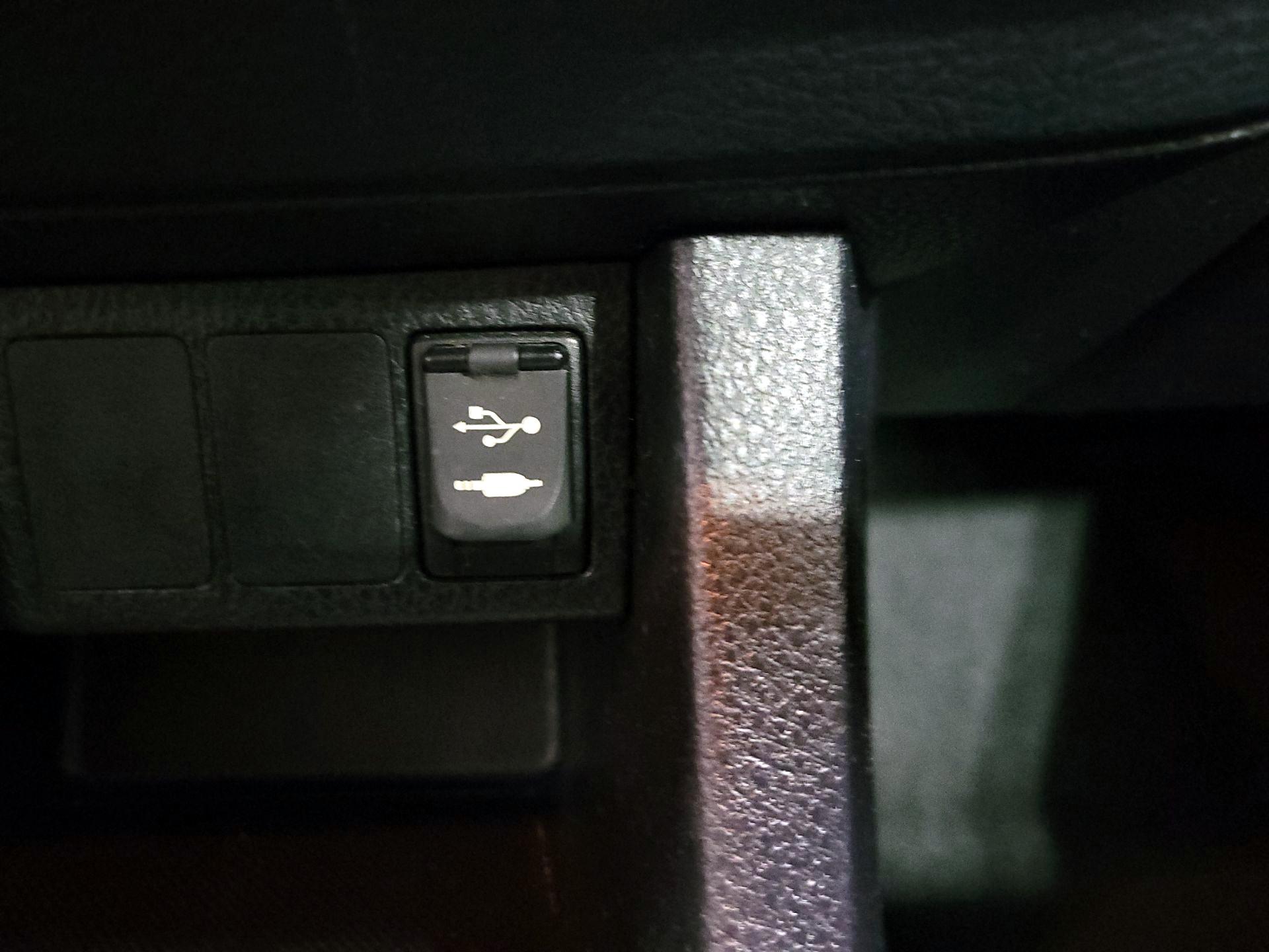 Thumbnail: 2014 Toyota Corolla - 18