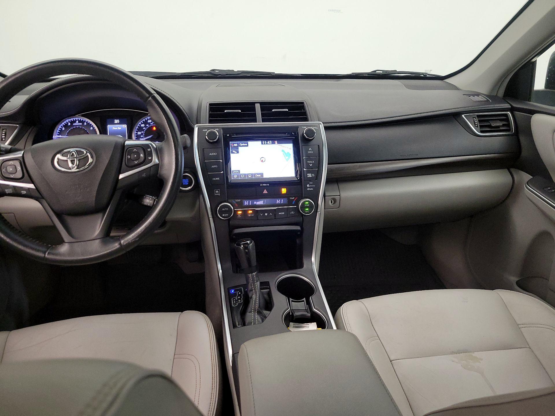 Thumbnail: 2017 Toyota Camry - 9