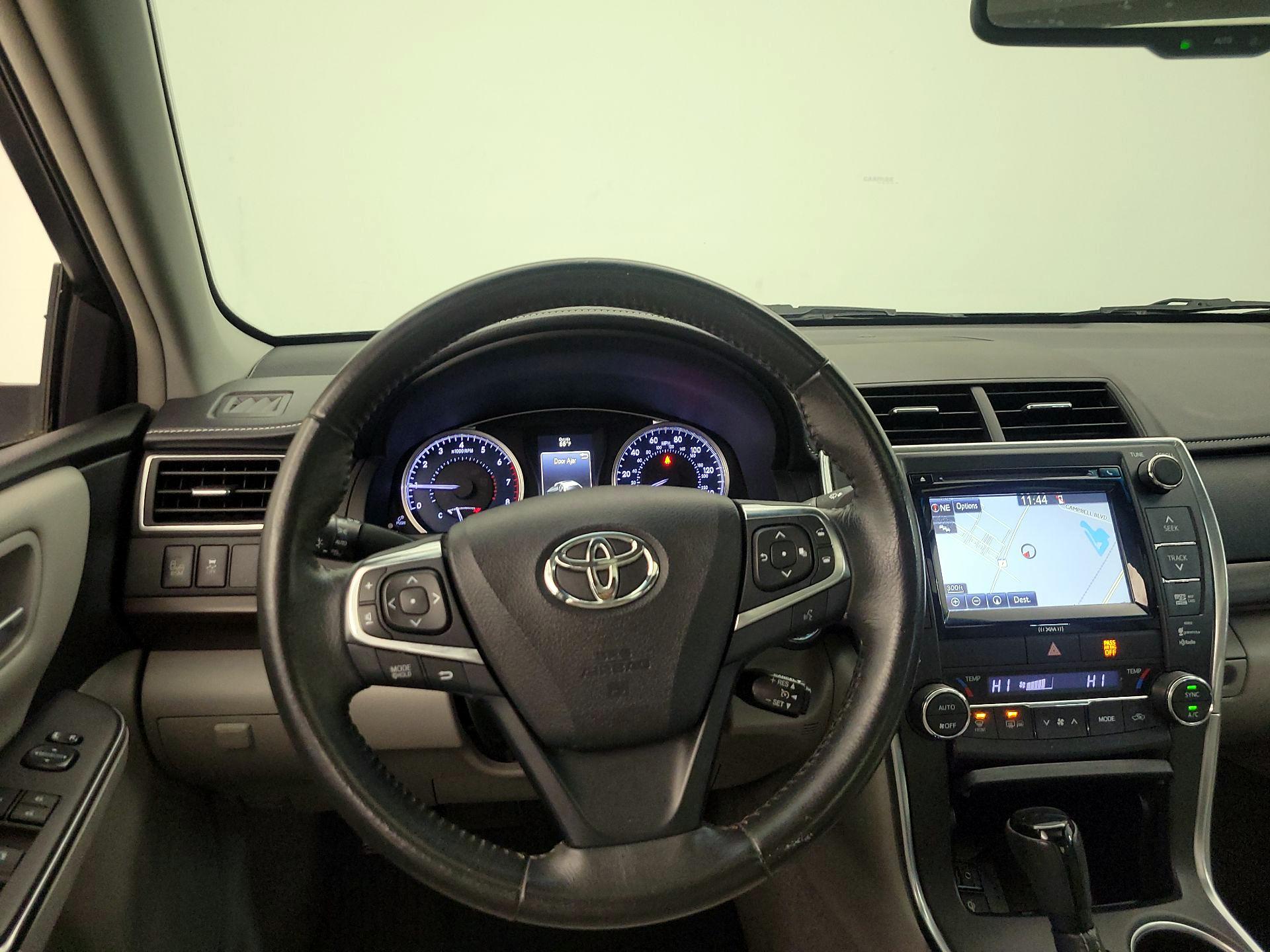Thumbnail: 2017 Toyota Camry - 10