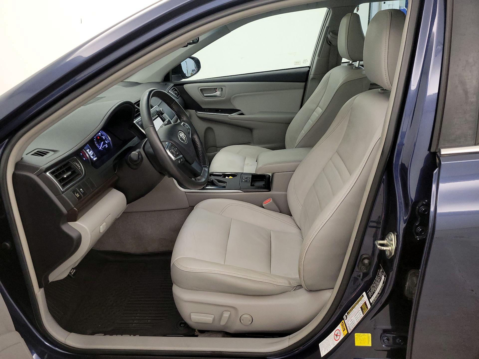 Thumbnail: 2017 Toyota Camry - 11