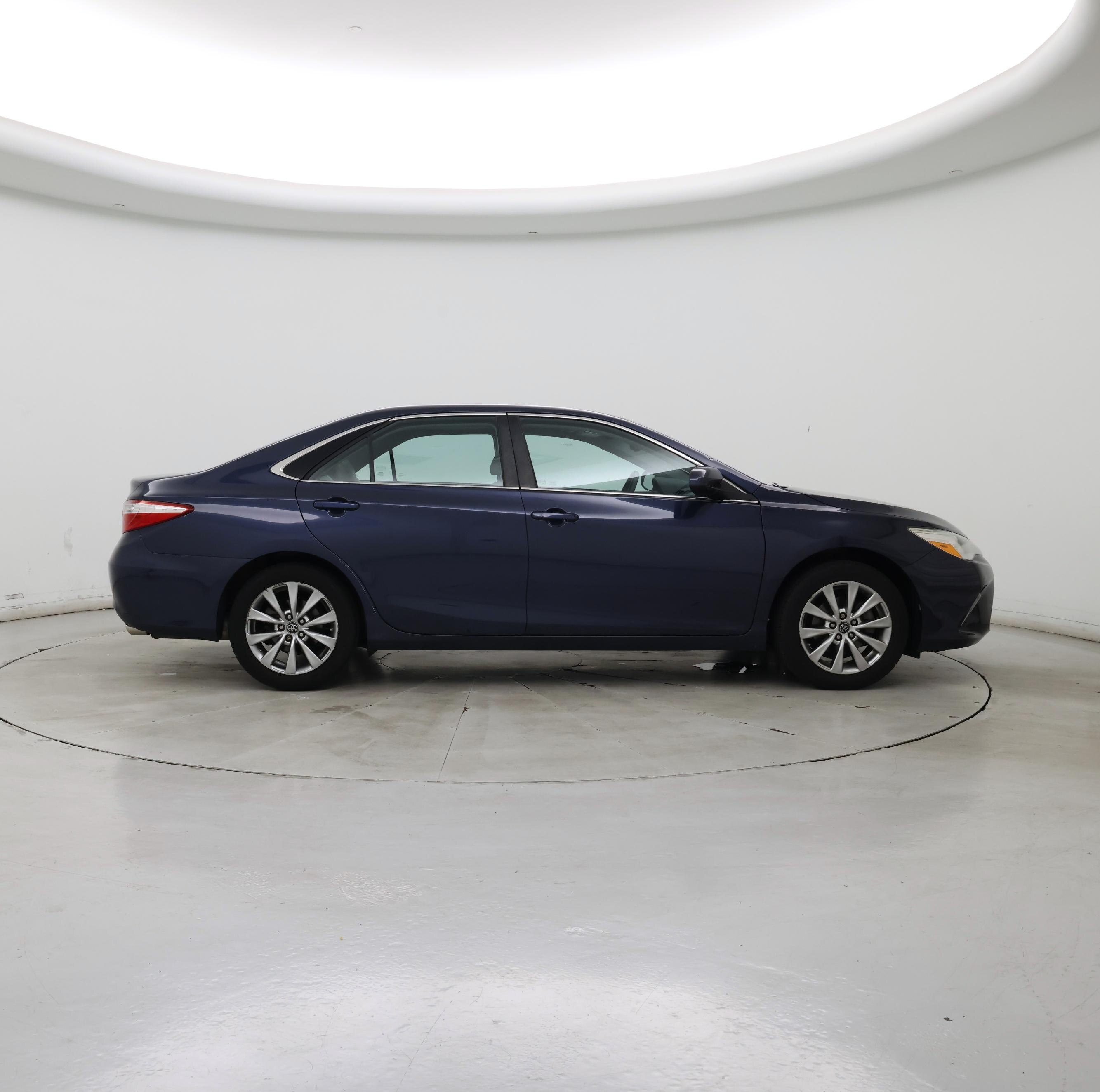 Thumbnail: 2017 Toyota Camry - 7