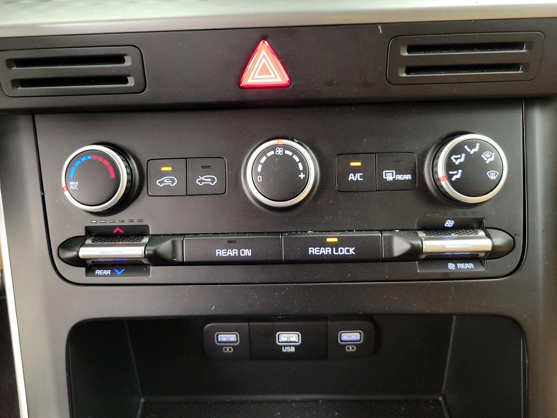 Thumbnail: 2023 Kia Carnival - 16