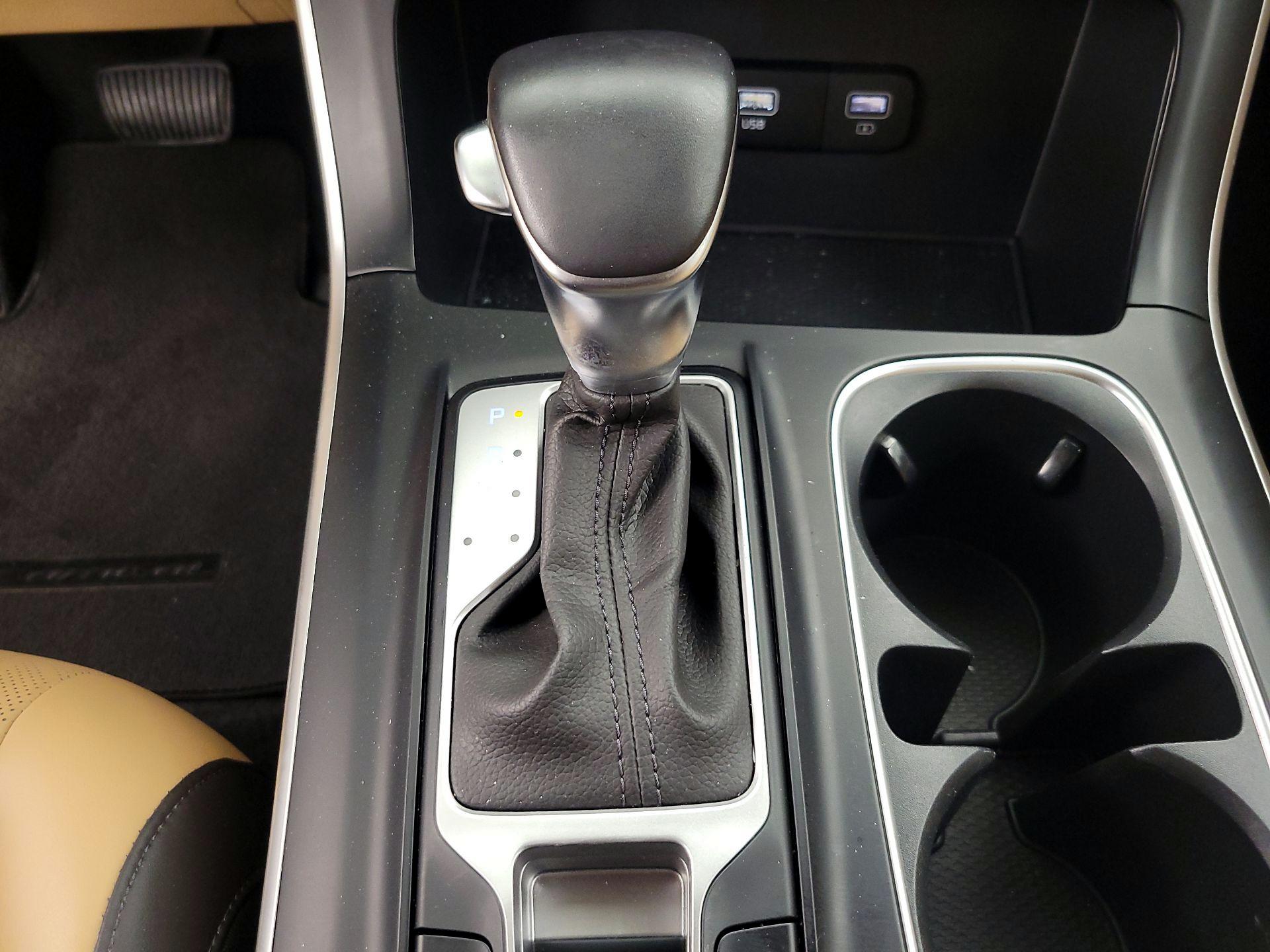 Thumbnail: 2023 Kia Carnival - 17