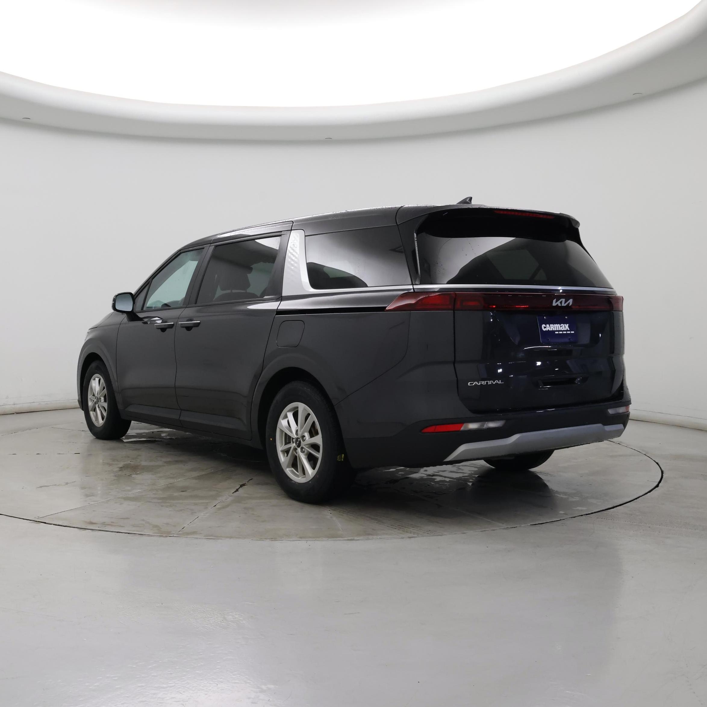Thumbnail: 2023 Kia Carnival - 2