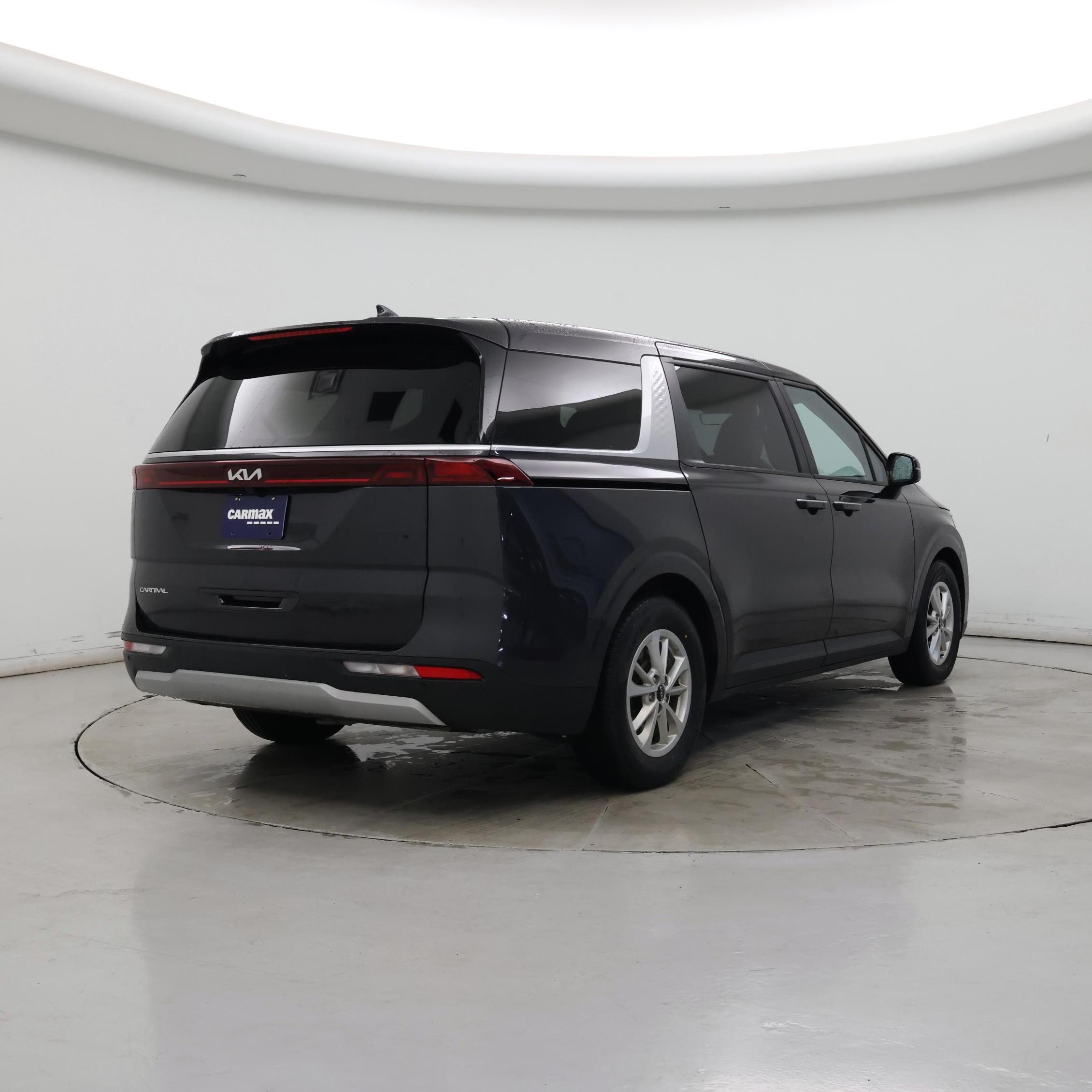 Thumbnail: 2023 Kia Carnival - 8