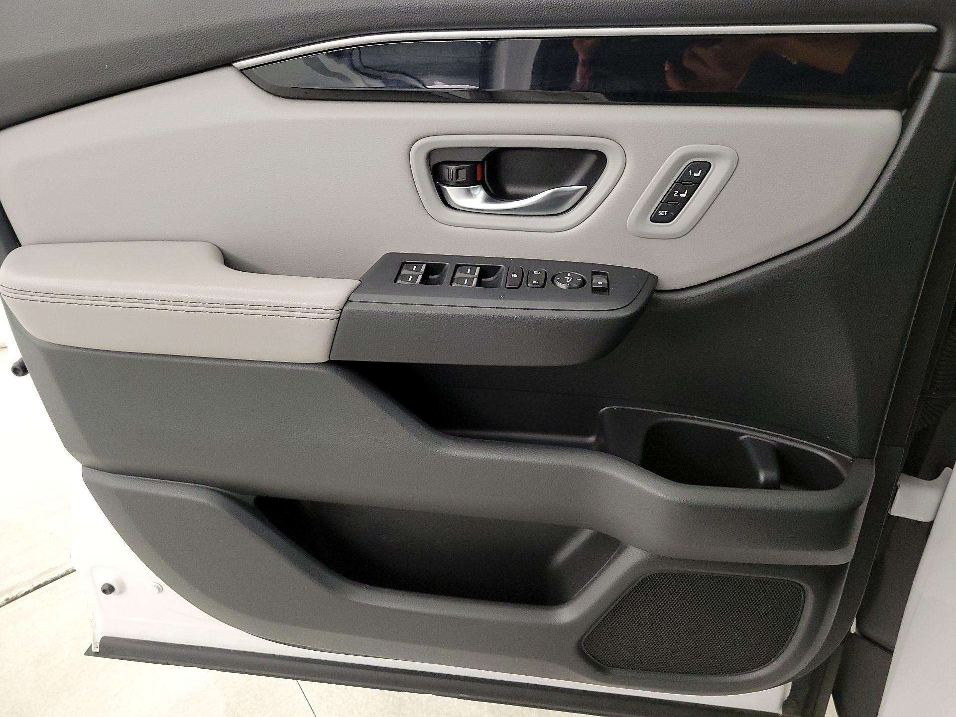 Thumbnail: 2023 Honda Pilot - 12