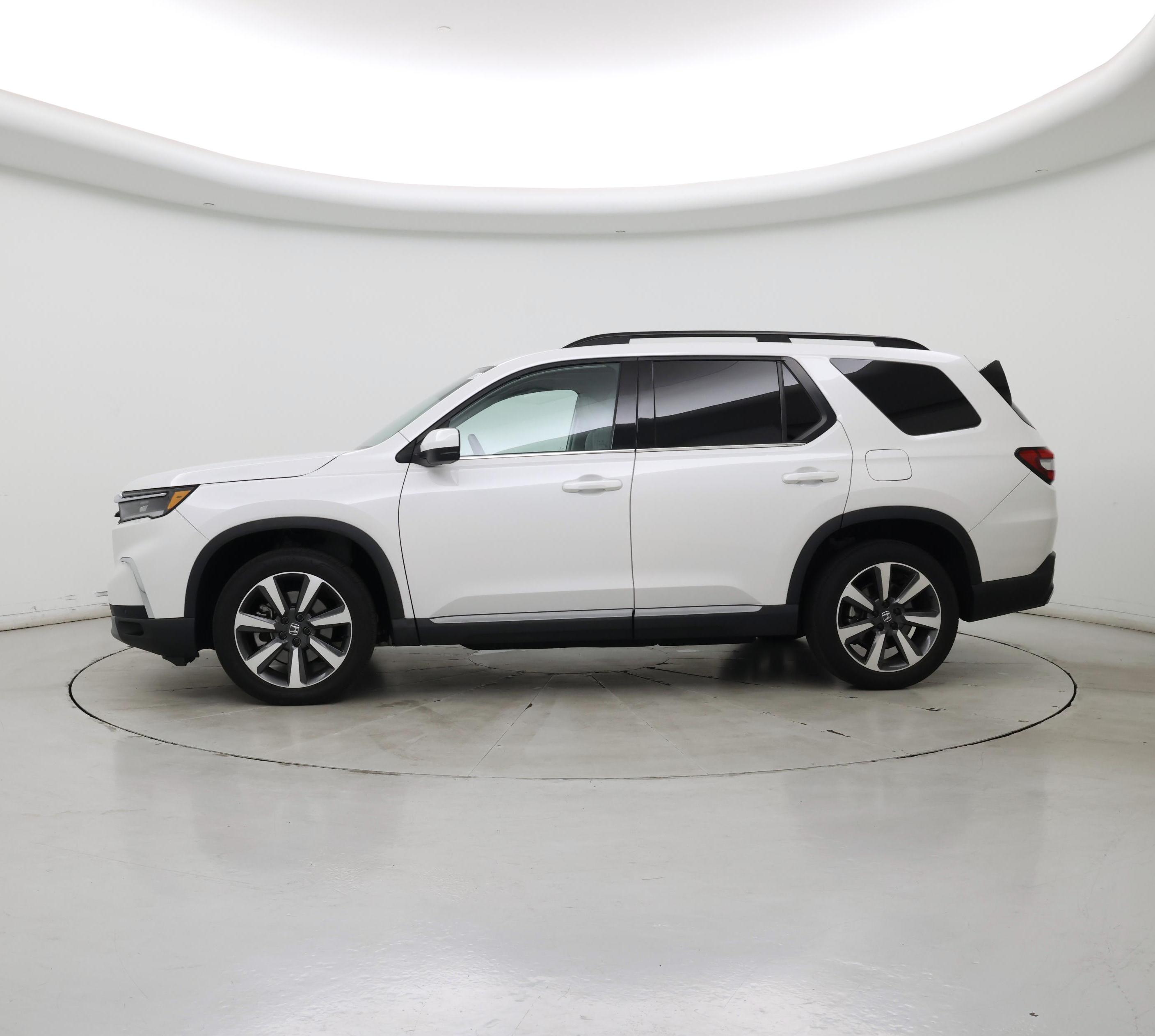 Thumbnail: 2023 Honda Pilot - 3