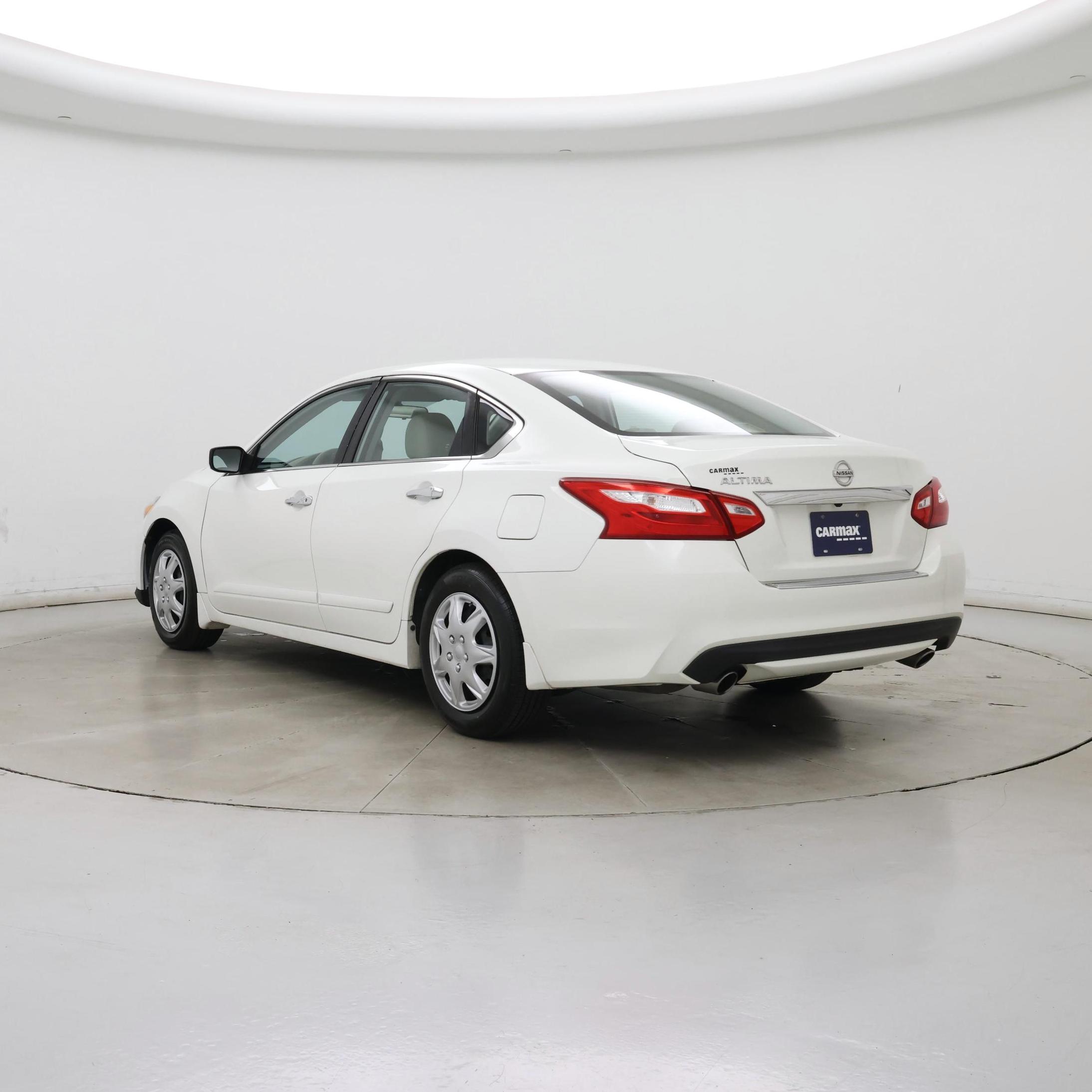 Thumbnail: 2017 Nissan Altima - 2