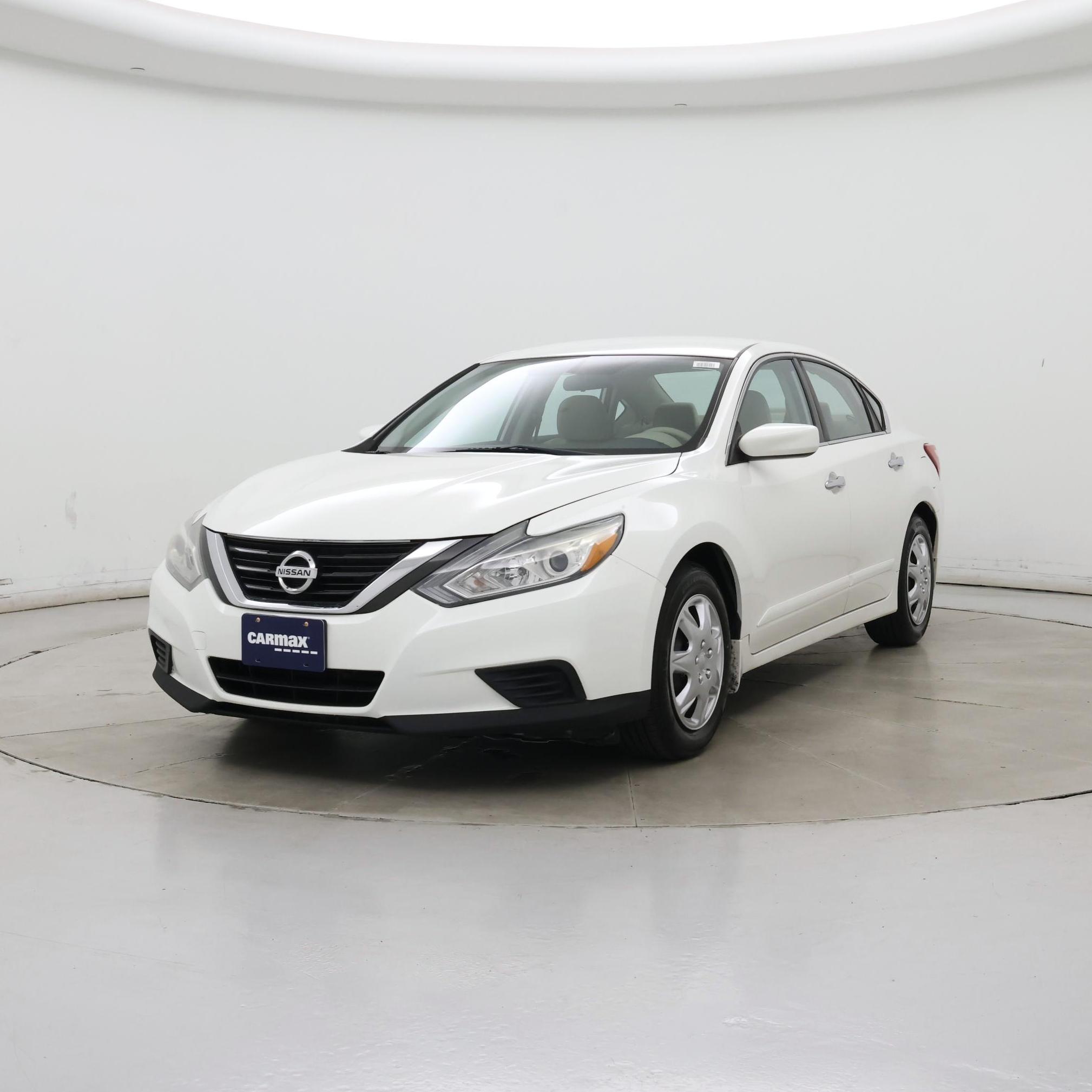 Thumbnail: 2017 Nissan Altima - 4