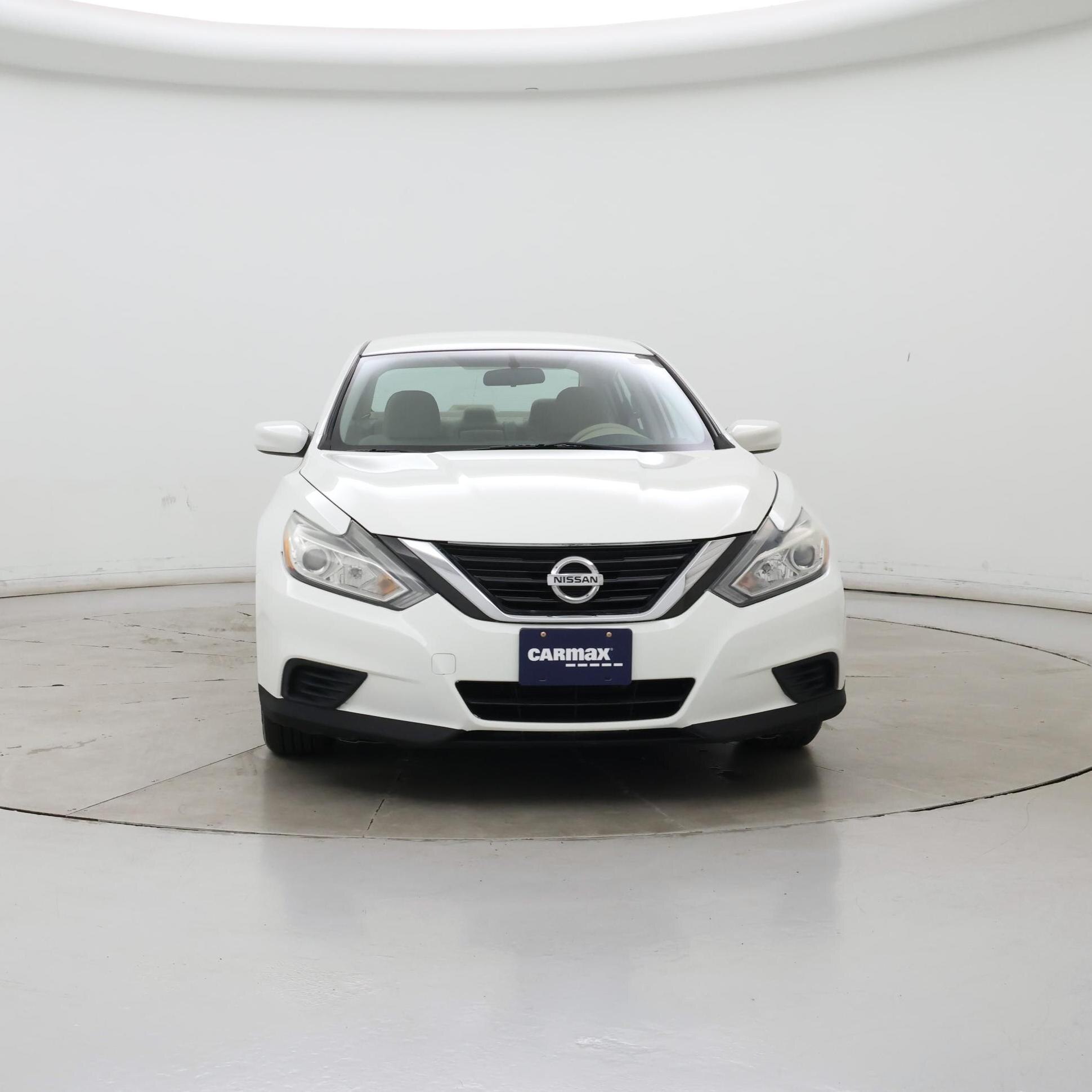 Thumbnail: 2017 Nissan Altima - 5