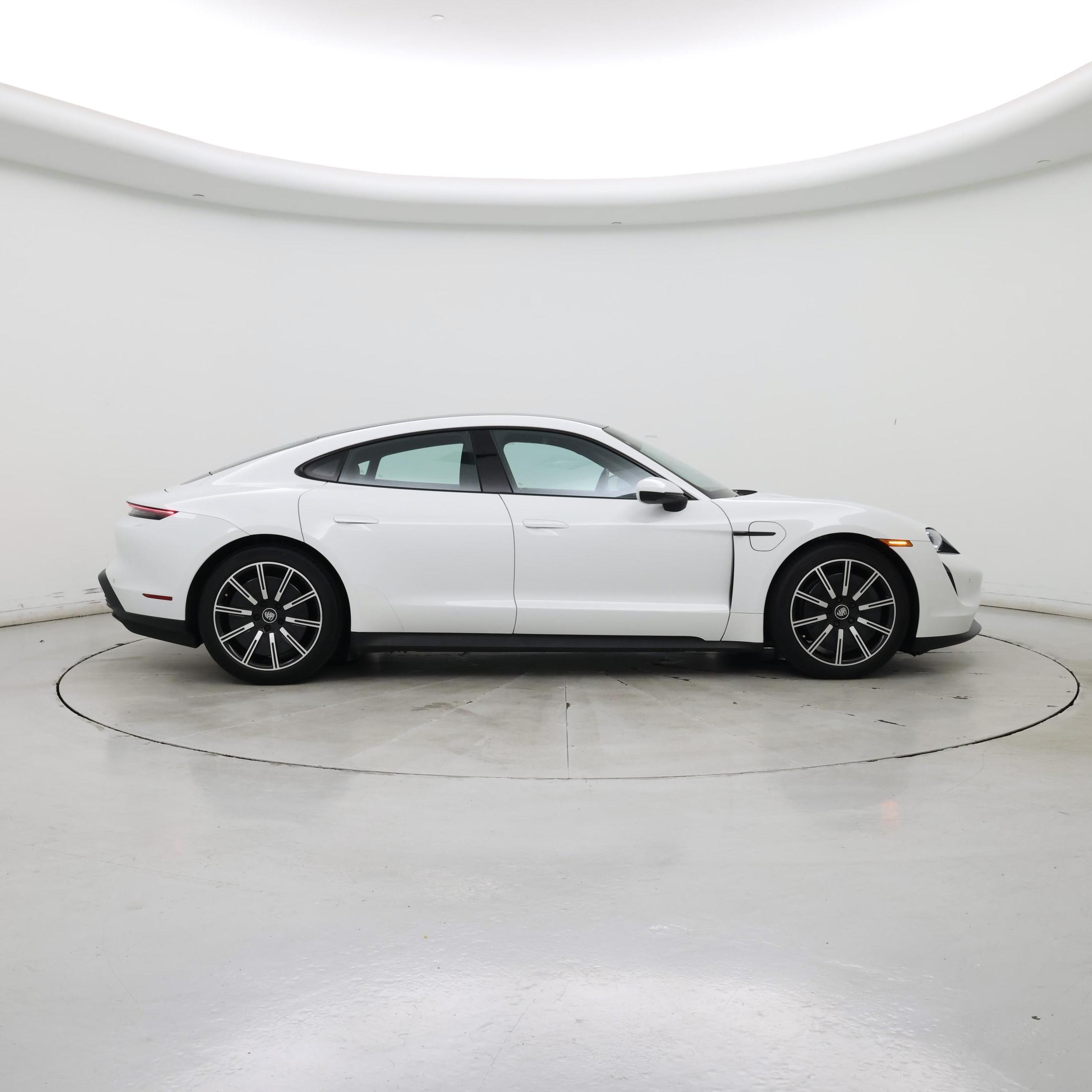 Thumbnail: 2021 Porsche Taycan - 7