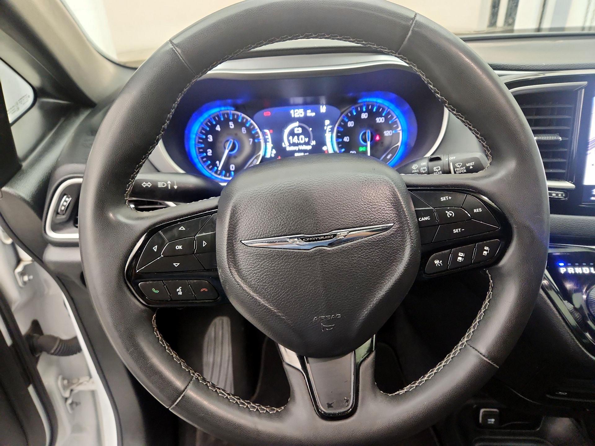Thumbnail: 2023 Chrysler Pacifica - 10