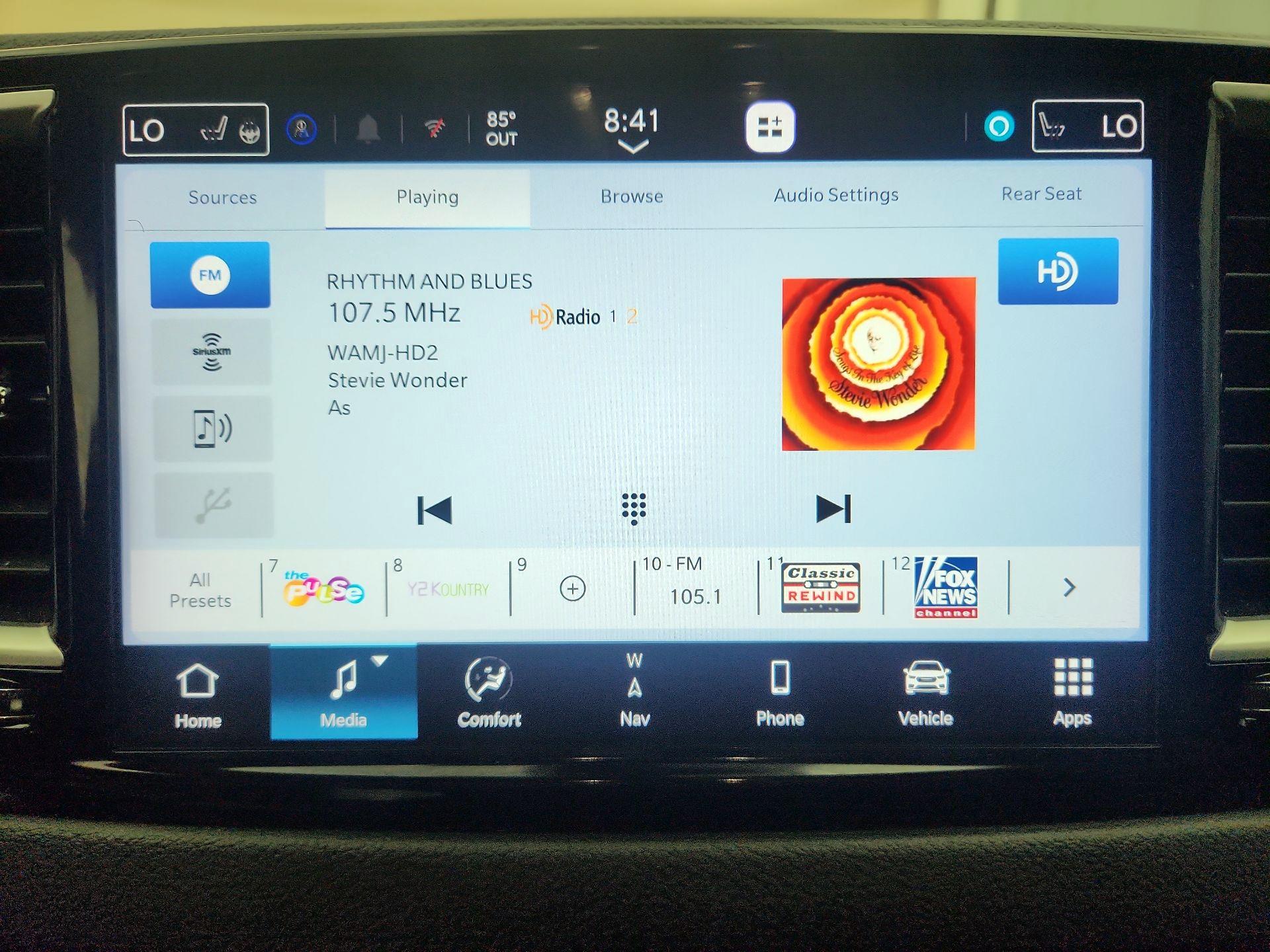 Thumbnail: 2023 Chrysler Pacifica - 16