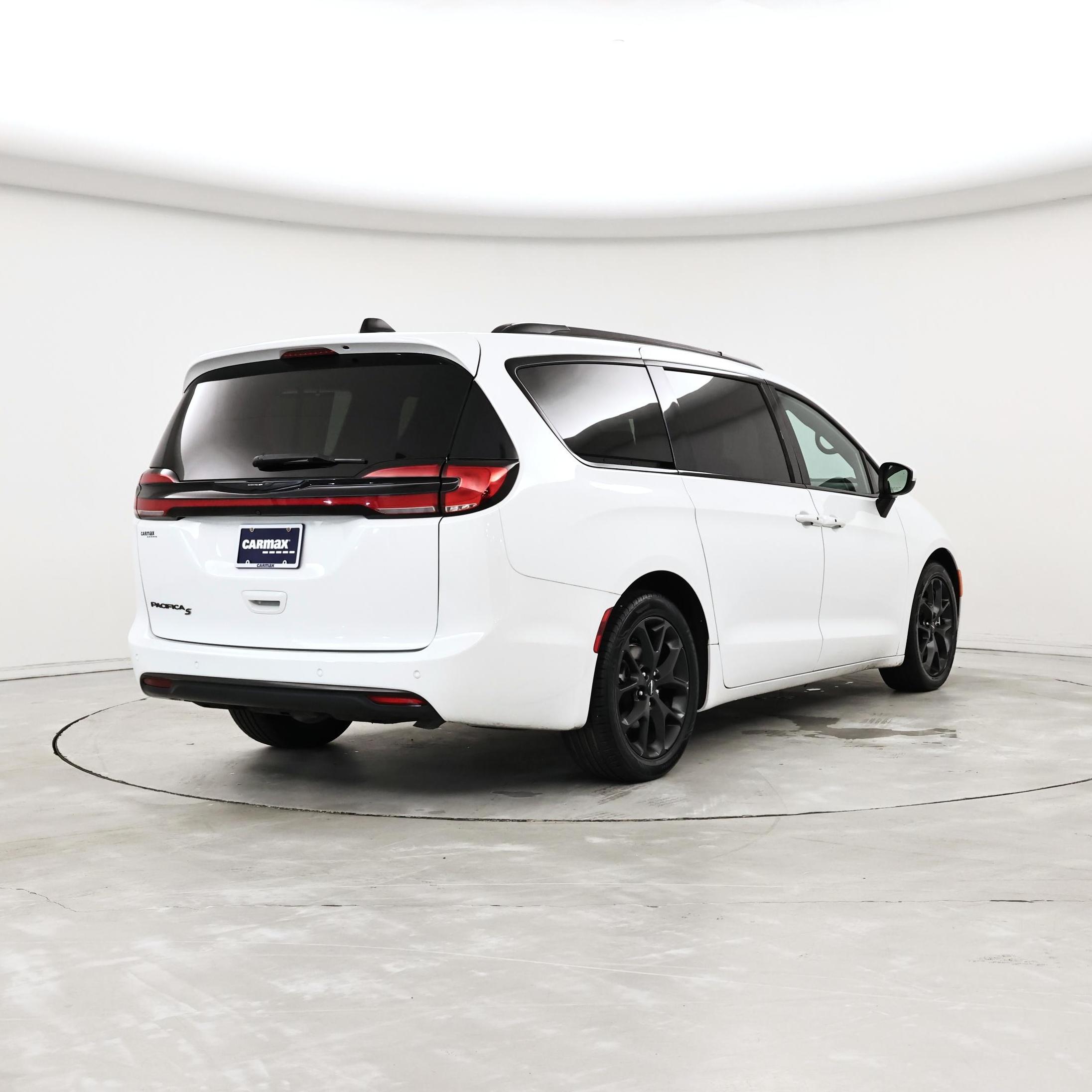 Thumbnail: 2023 Chrysler Pacifica - 8