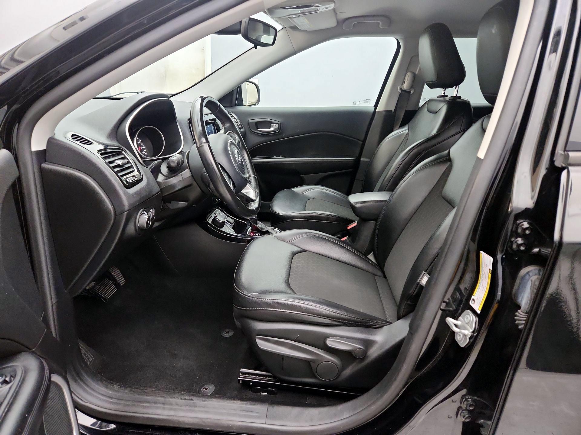 Thumbnail: 2020 Jeep Compass - 11