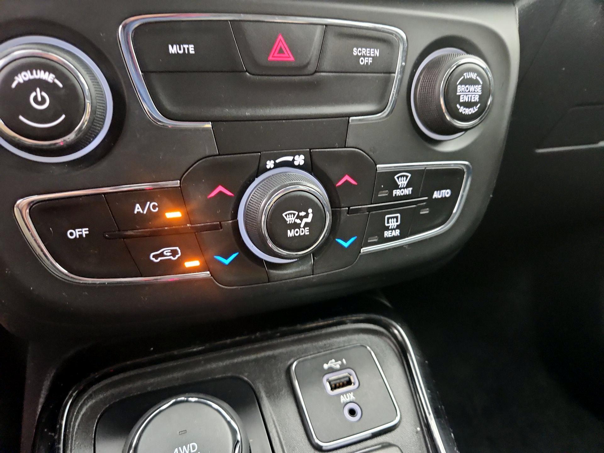 Thumbnail: 2020 Jeep Compass - 16