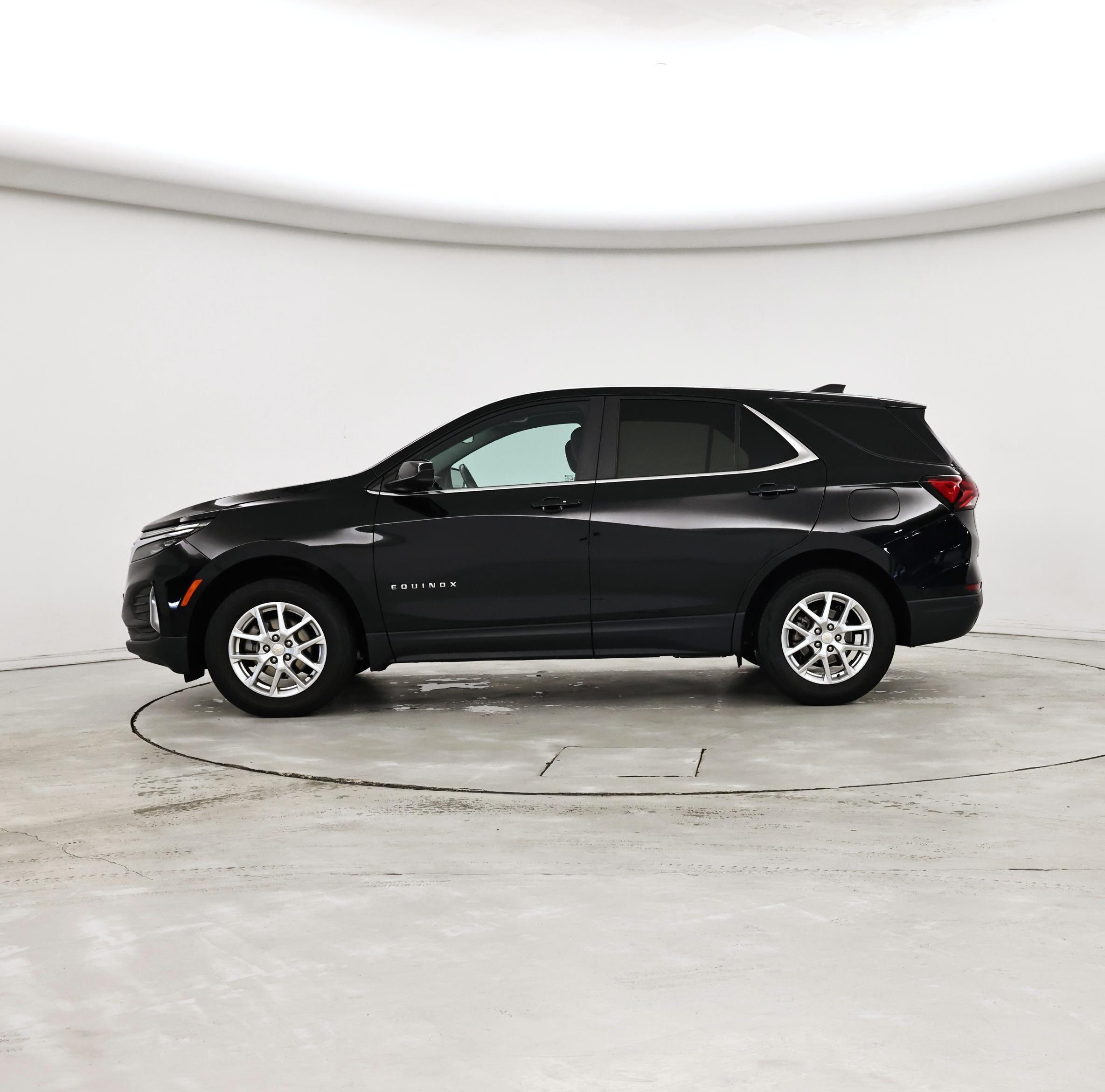 Thumbnail: 2022 Chevrolet Equinox - 3