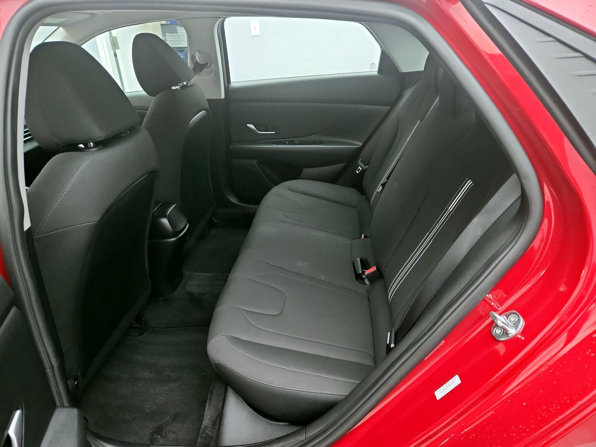 Thumbnail: 2021 Hyundai Elantra - 18
