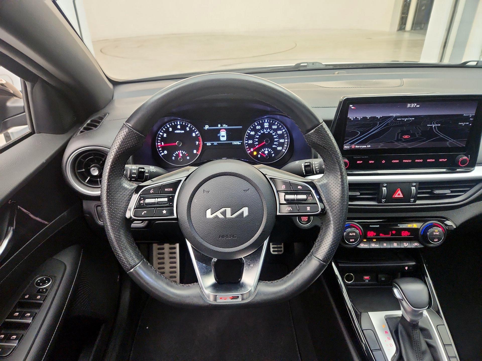 Thumbnail: 2022 Kia Forte - 10