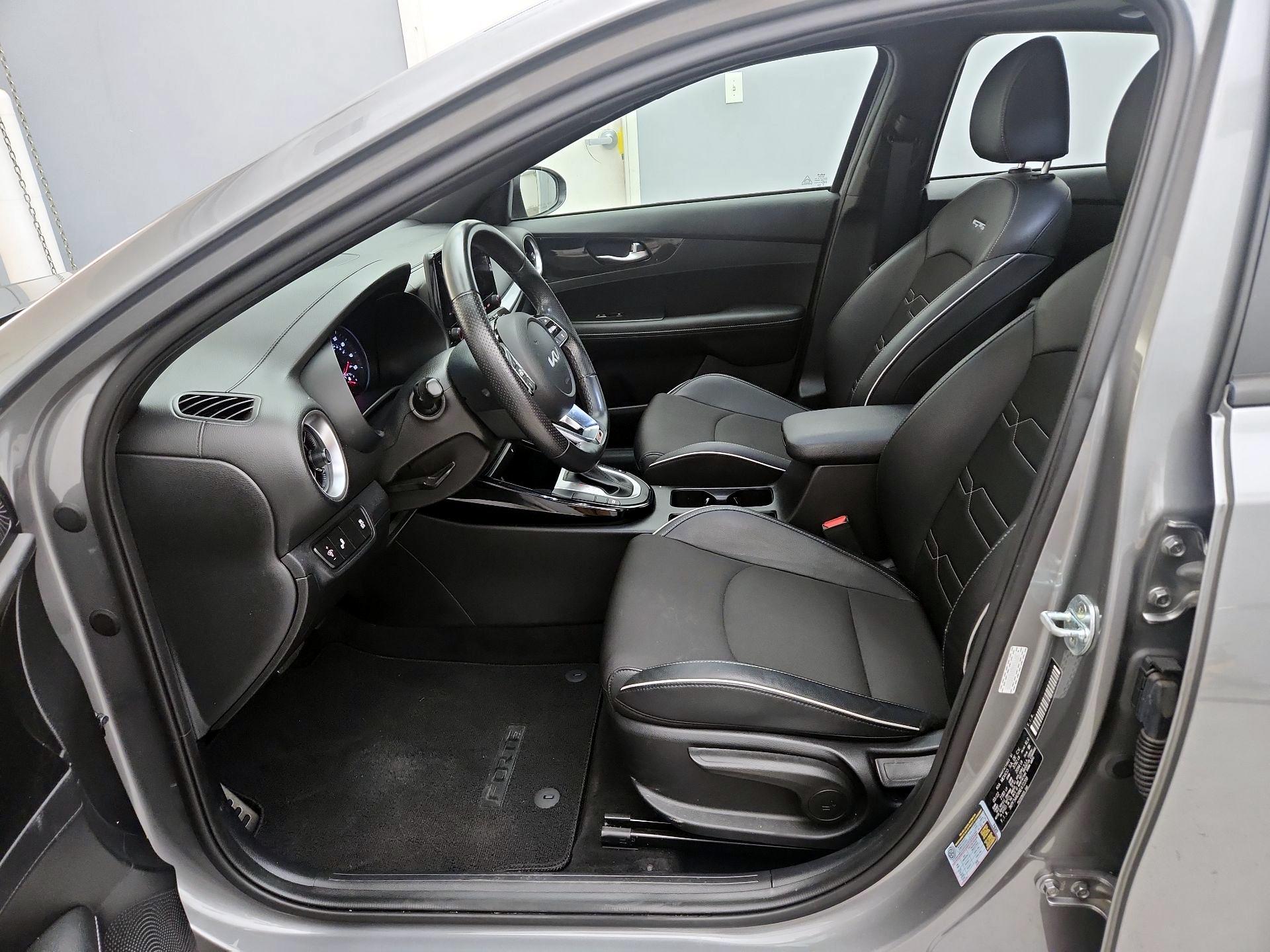 Thumbnail: 2022 Kia Forte - 11