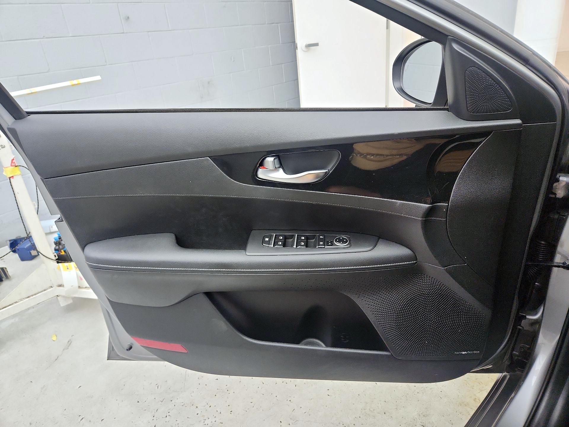 Thumbnail: 2022 Kia Forte - 12