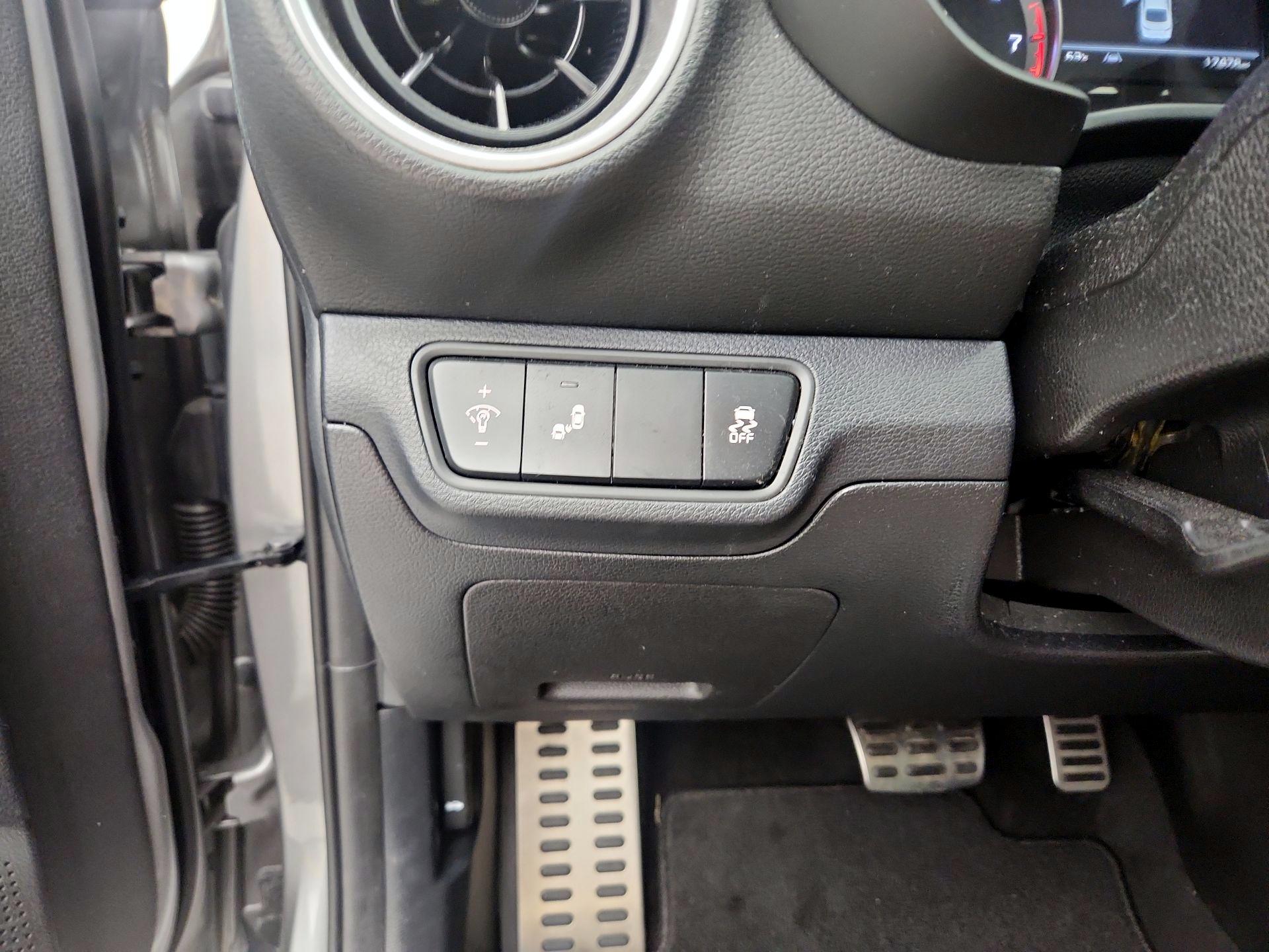 Thumbnail: 2022 Kia Forte - 13