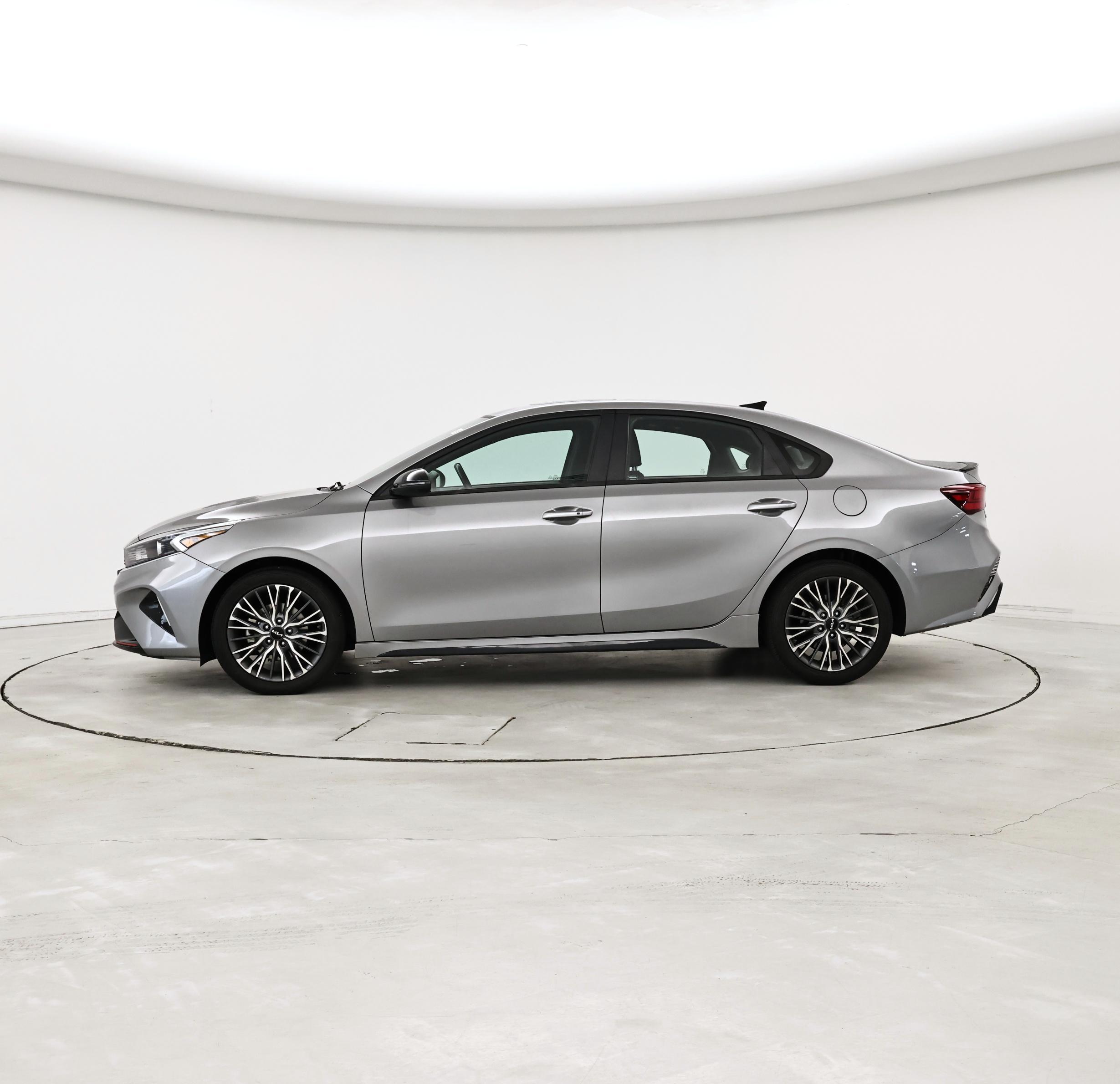 Thumbnail: 2022 Kia Forte - 3