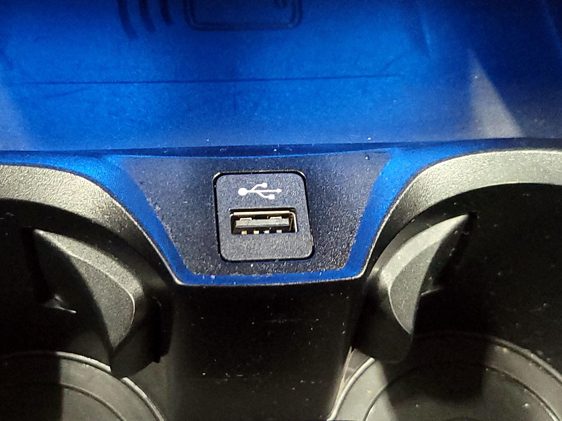 Thumbnail: 2023 BMW i4 - 19