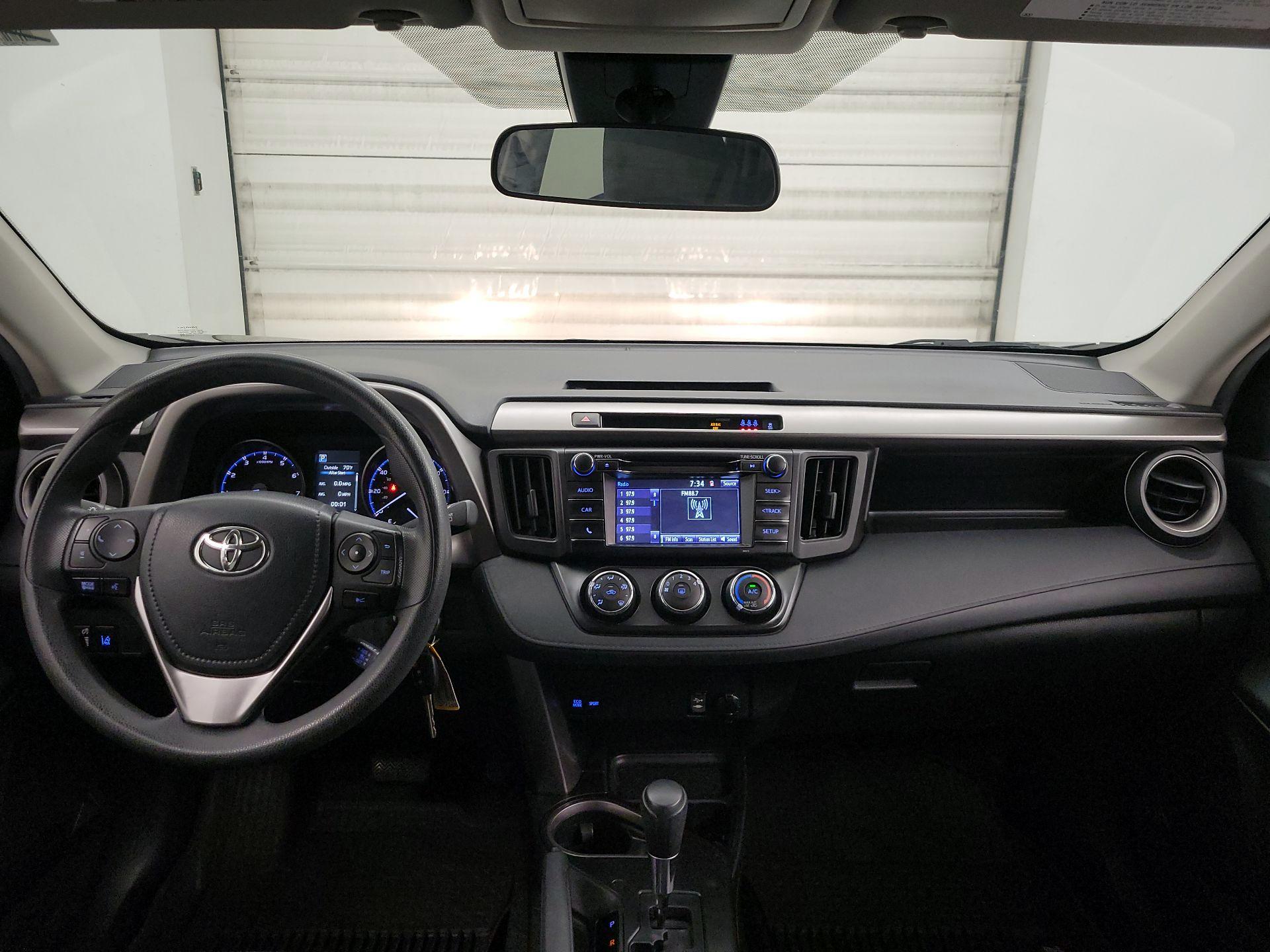 Thumbnail: 2017 Toyota RAV4 - 9