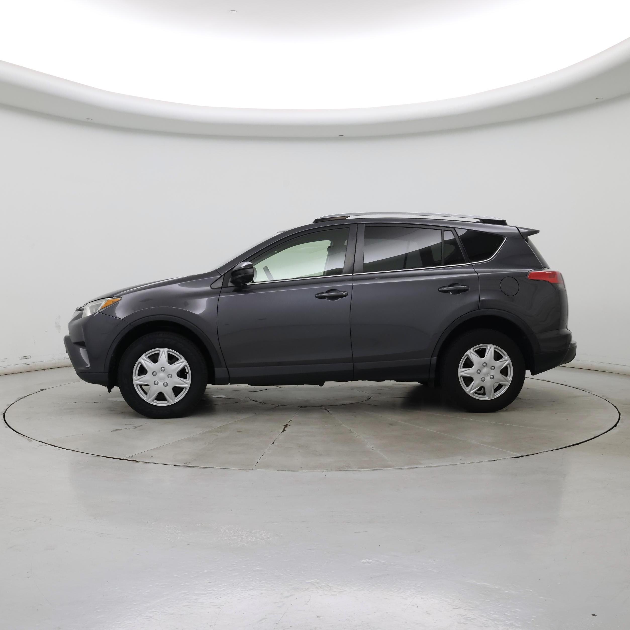 Thumbnail: 2017 Toyota RAV4 - 3