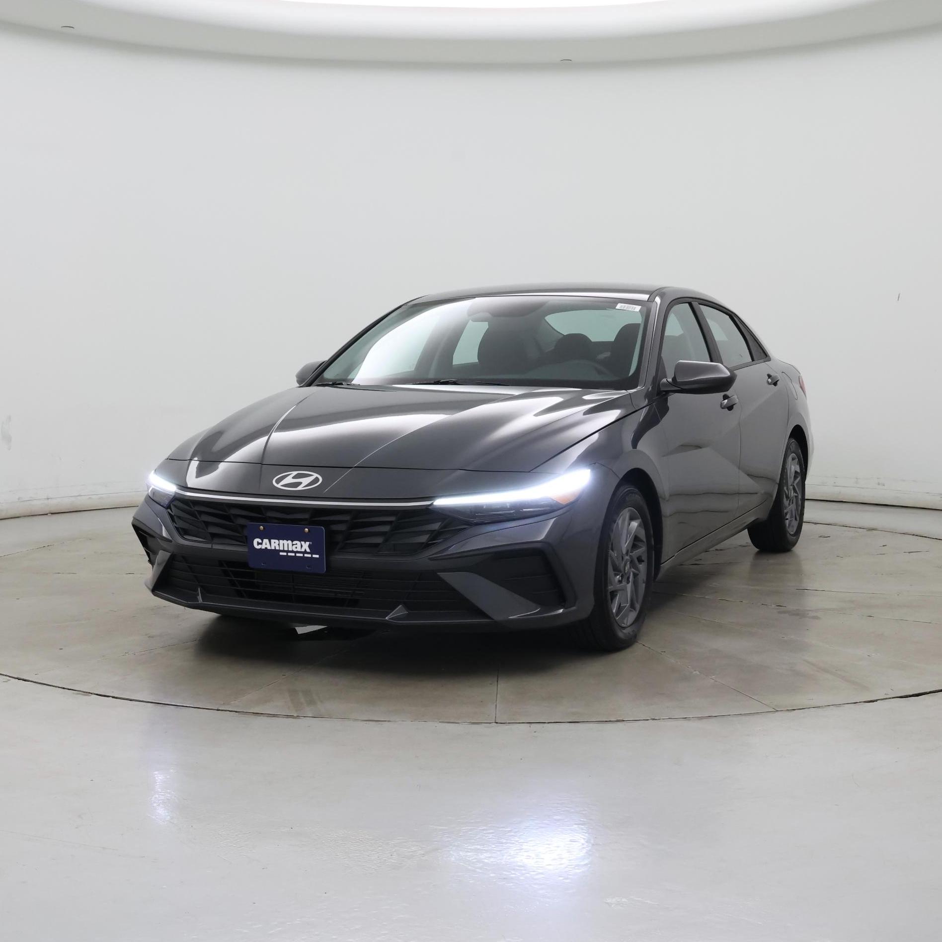 Thumbnail: 2024 Hyundai Elantra - 4