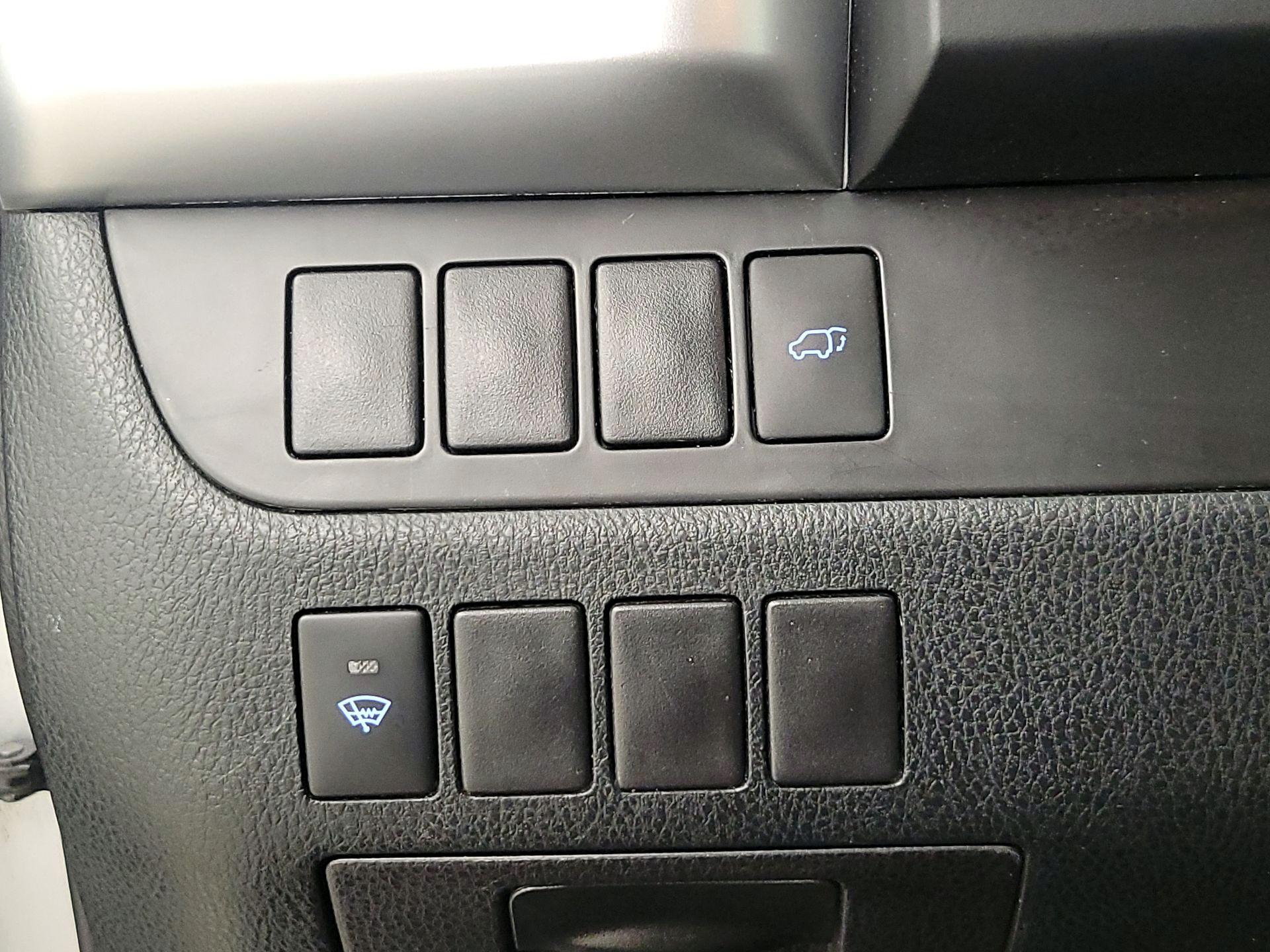 Thumbnail: 2016 Toyota Highlander - 13
