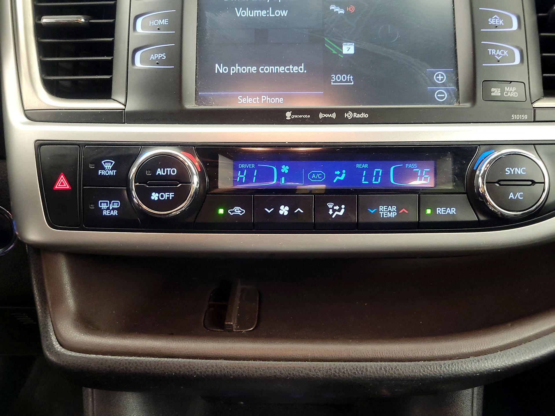 Thumbnail: 2016 Toyota Highlander - 16