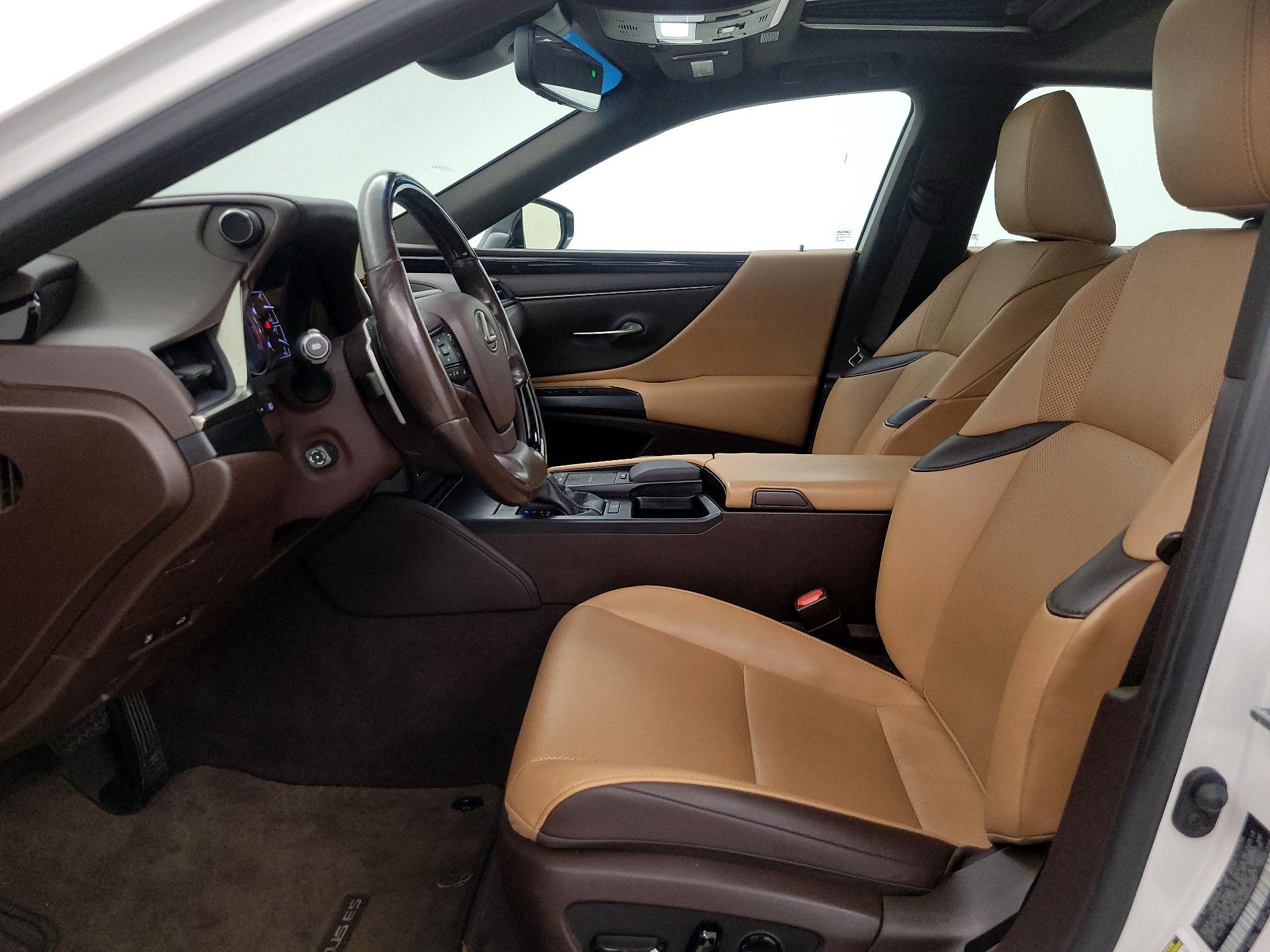Thumbnail: 2021 Lexus ES - 11